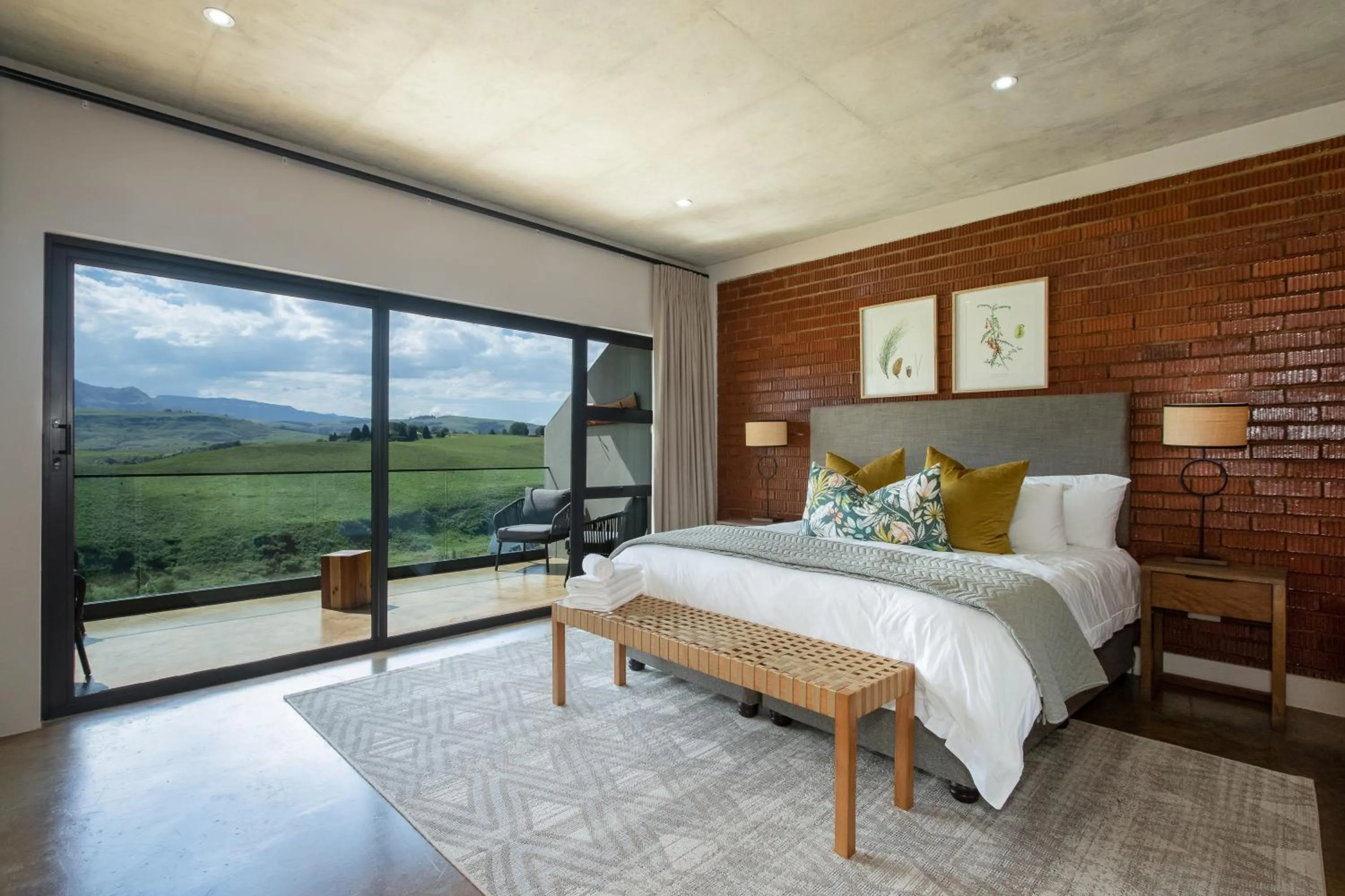 Bed in Dragonview Lodge