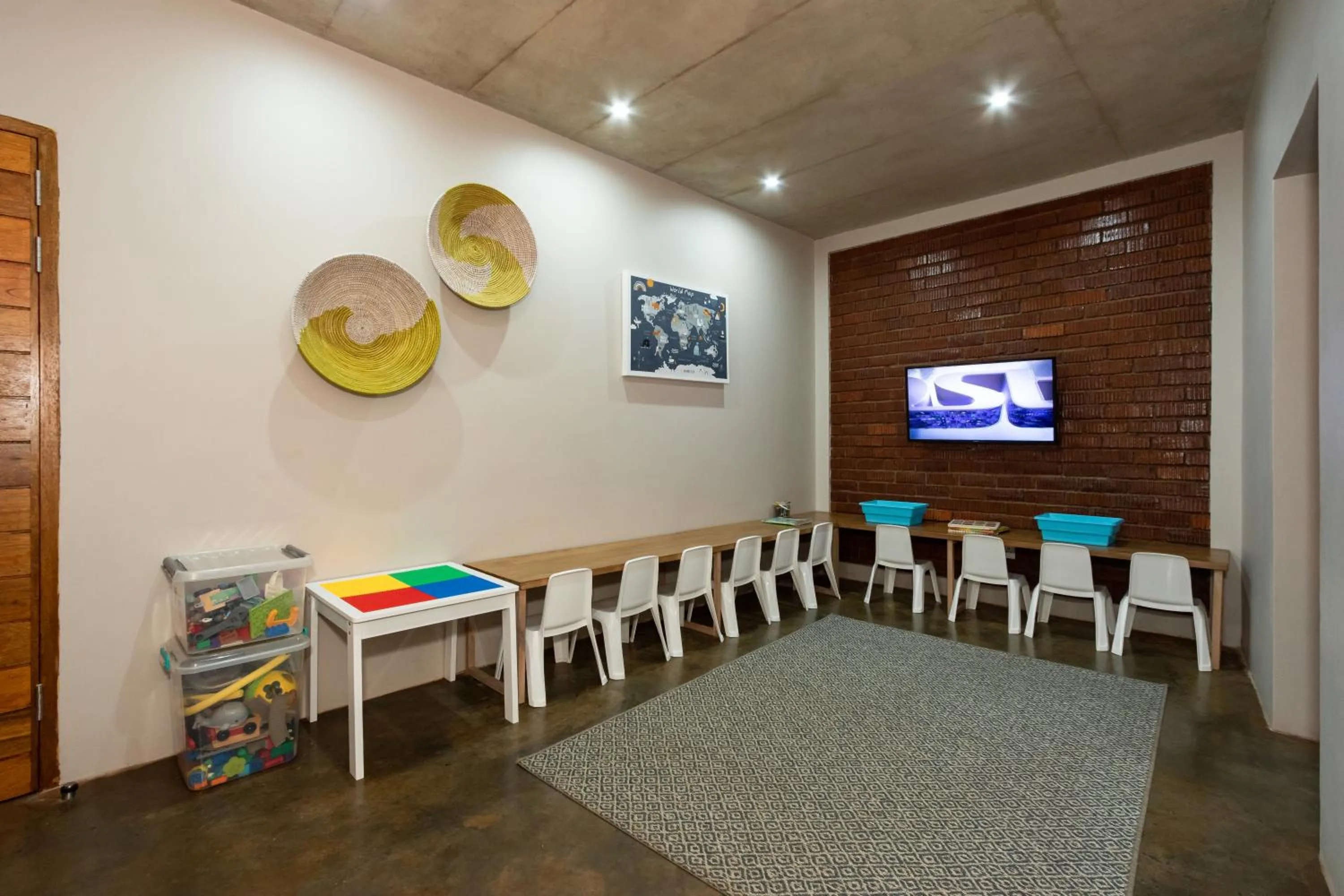 children in Dragonview Lodge