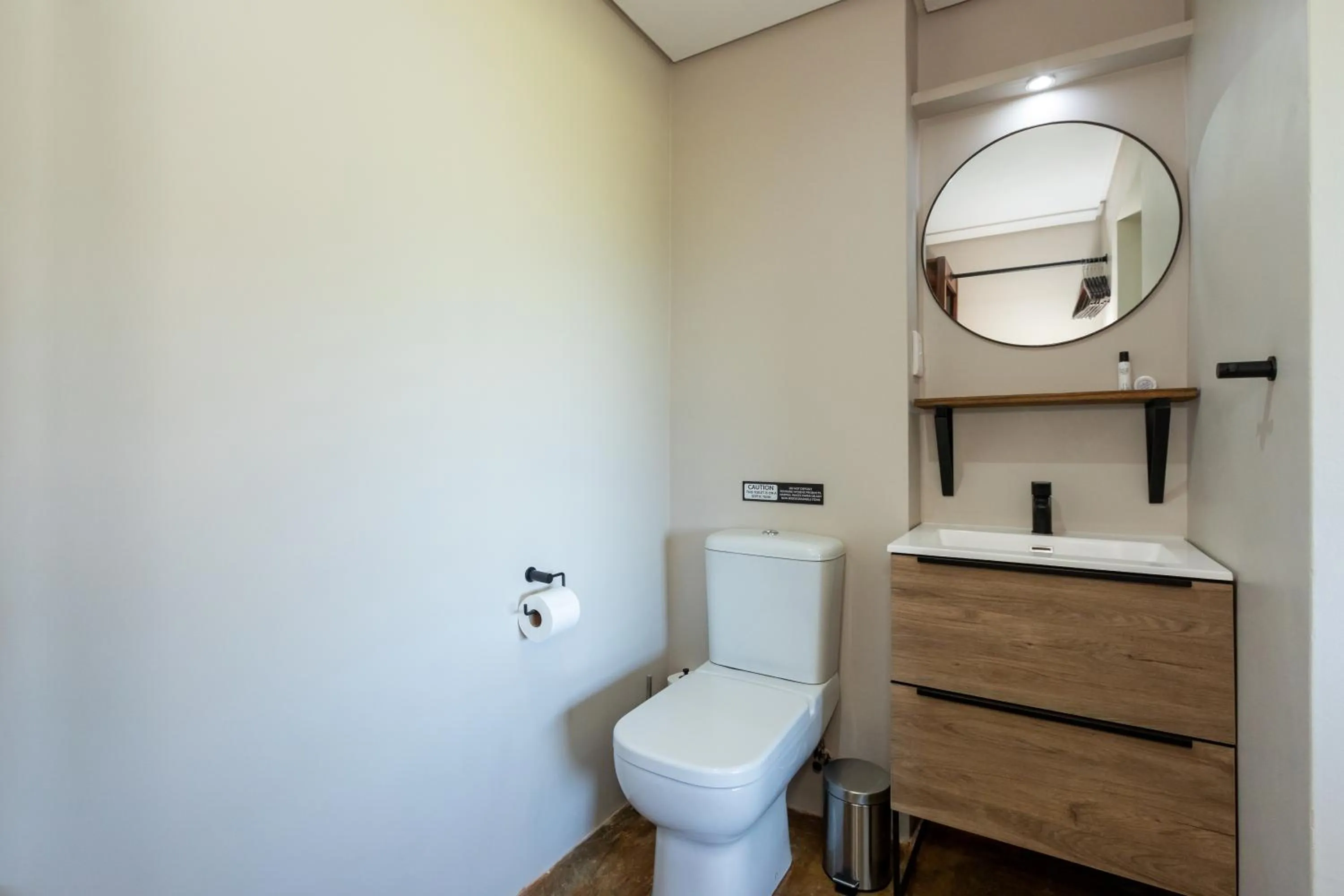 Bathroom in Dragonview Lodge