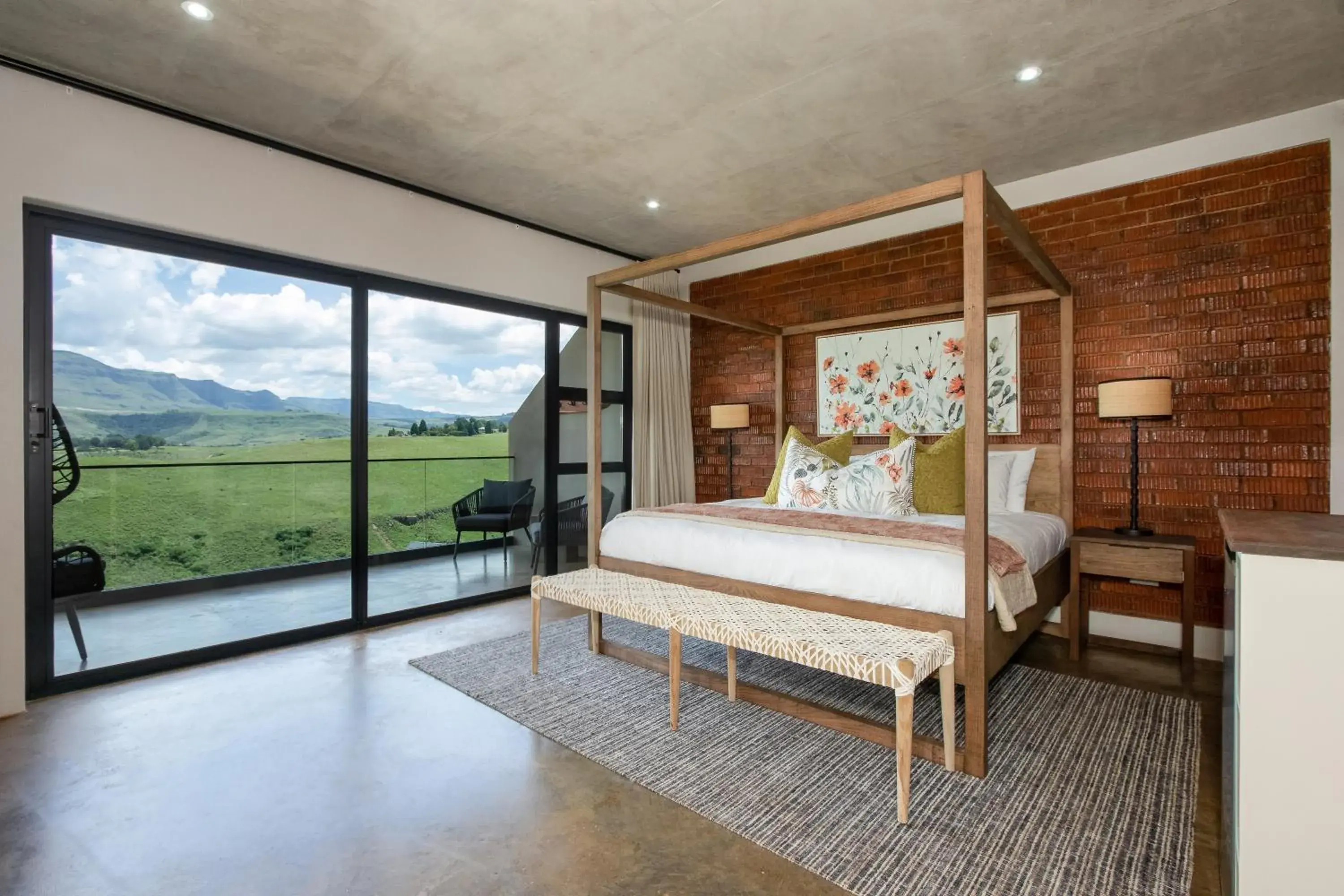 Executive Suite - single occupancy in Dragonview Lodge Executive Suite - single occupancy in Dragonview Lodge