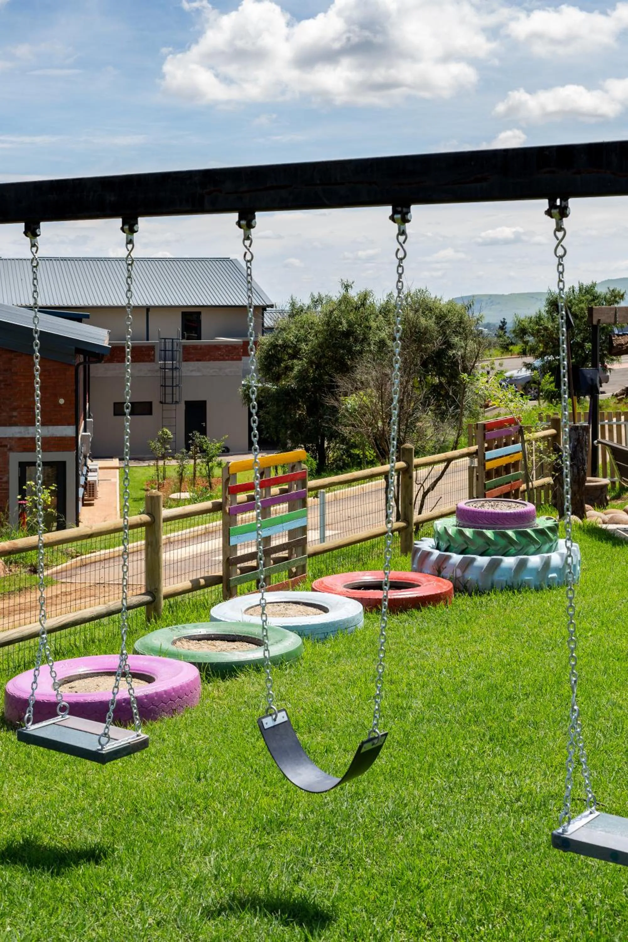 Children play ground in Dragonview Lodge