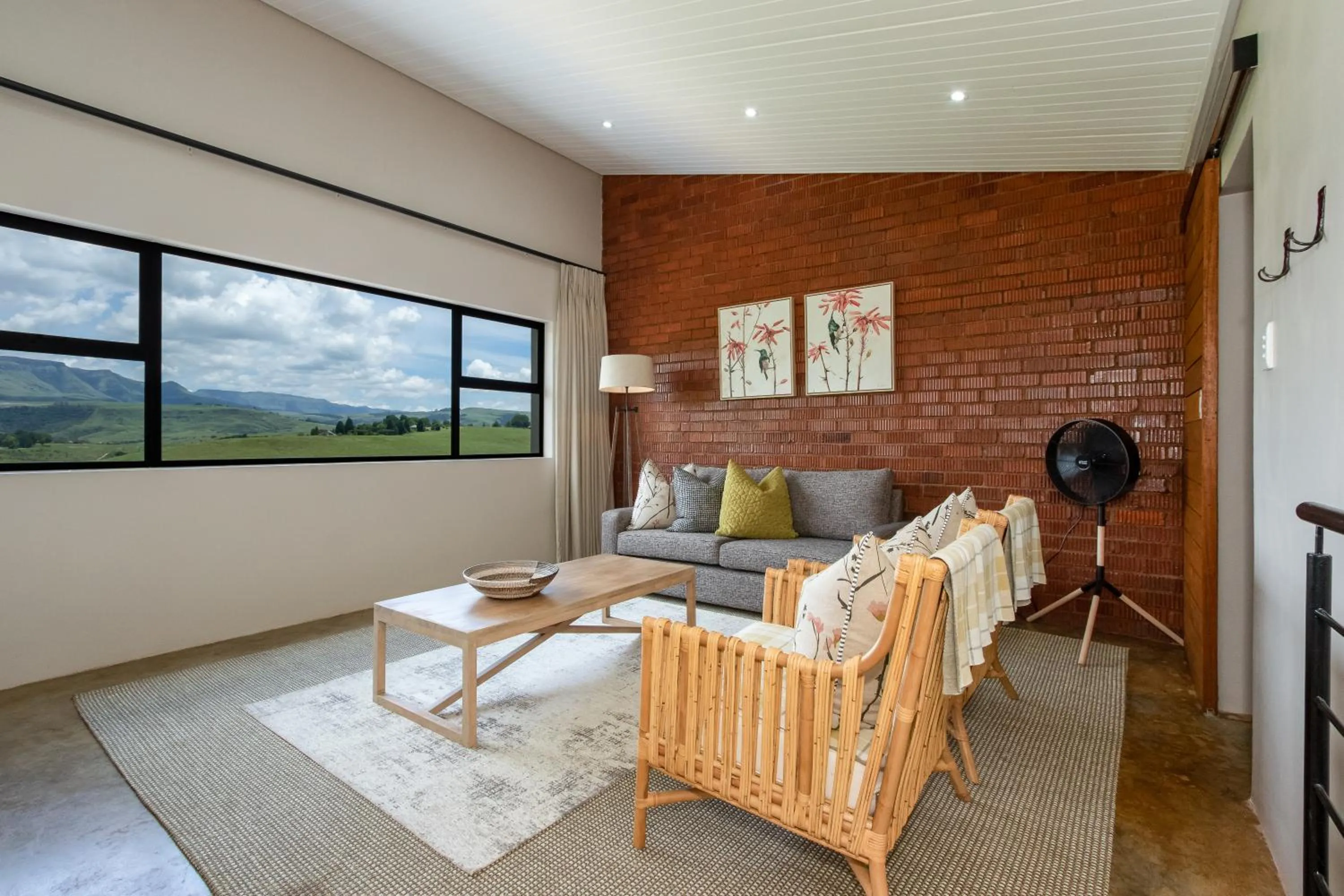 Living room in Dragonview Lodge