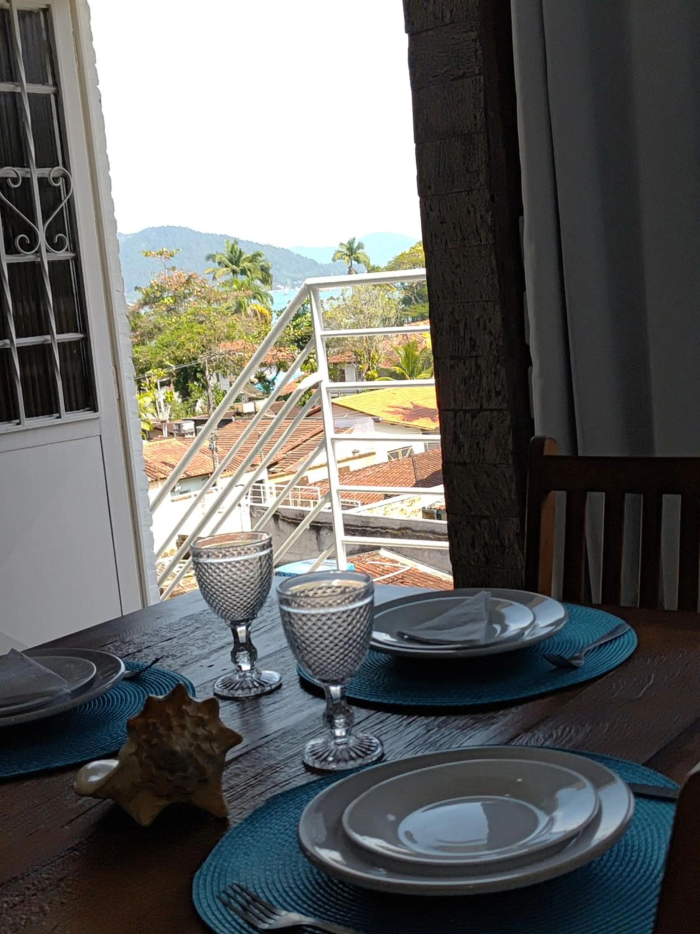 Cobertura na Enseada a 80 m da areia