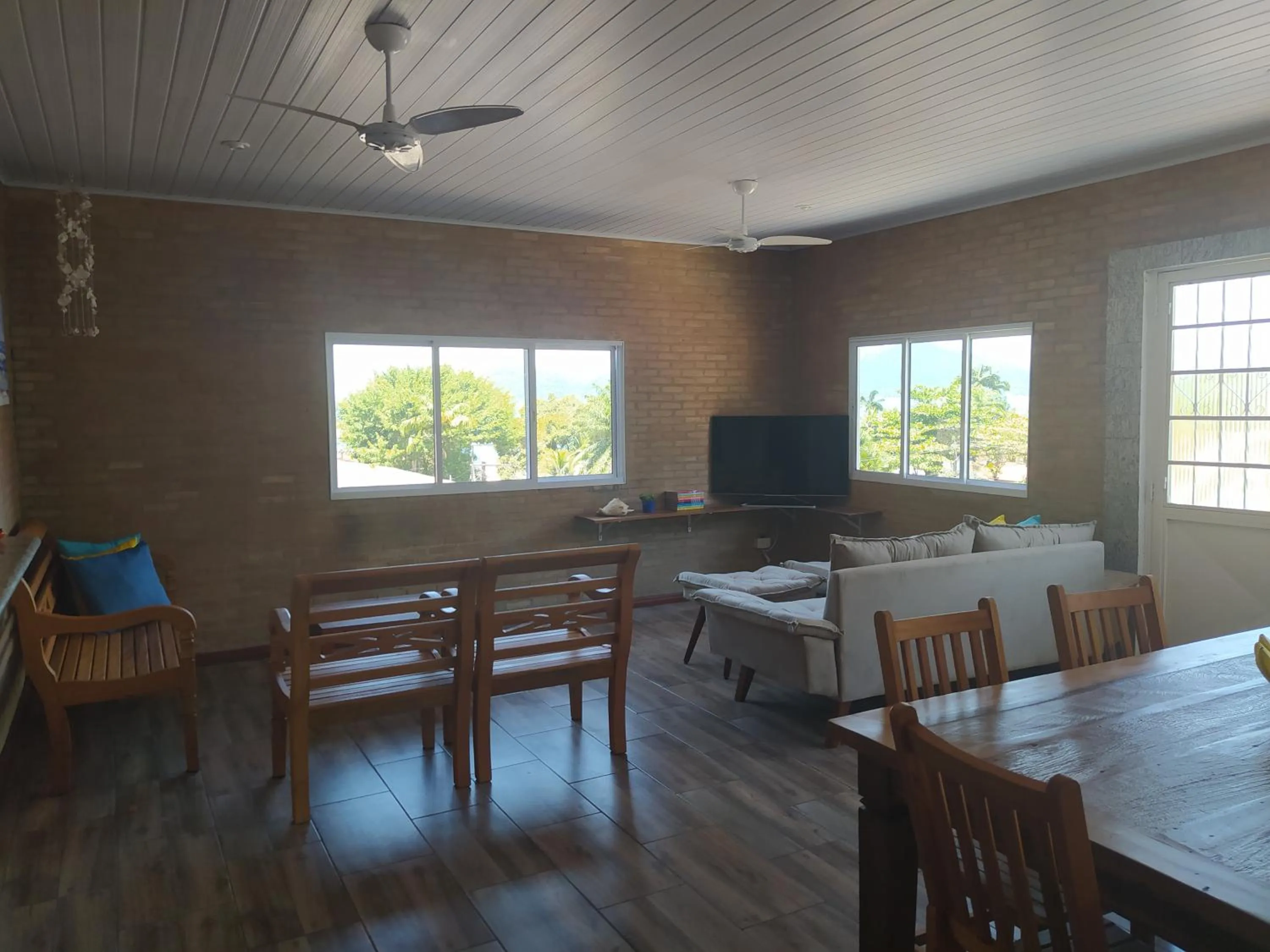 Cobertura na Enseada a 80 m da areia