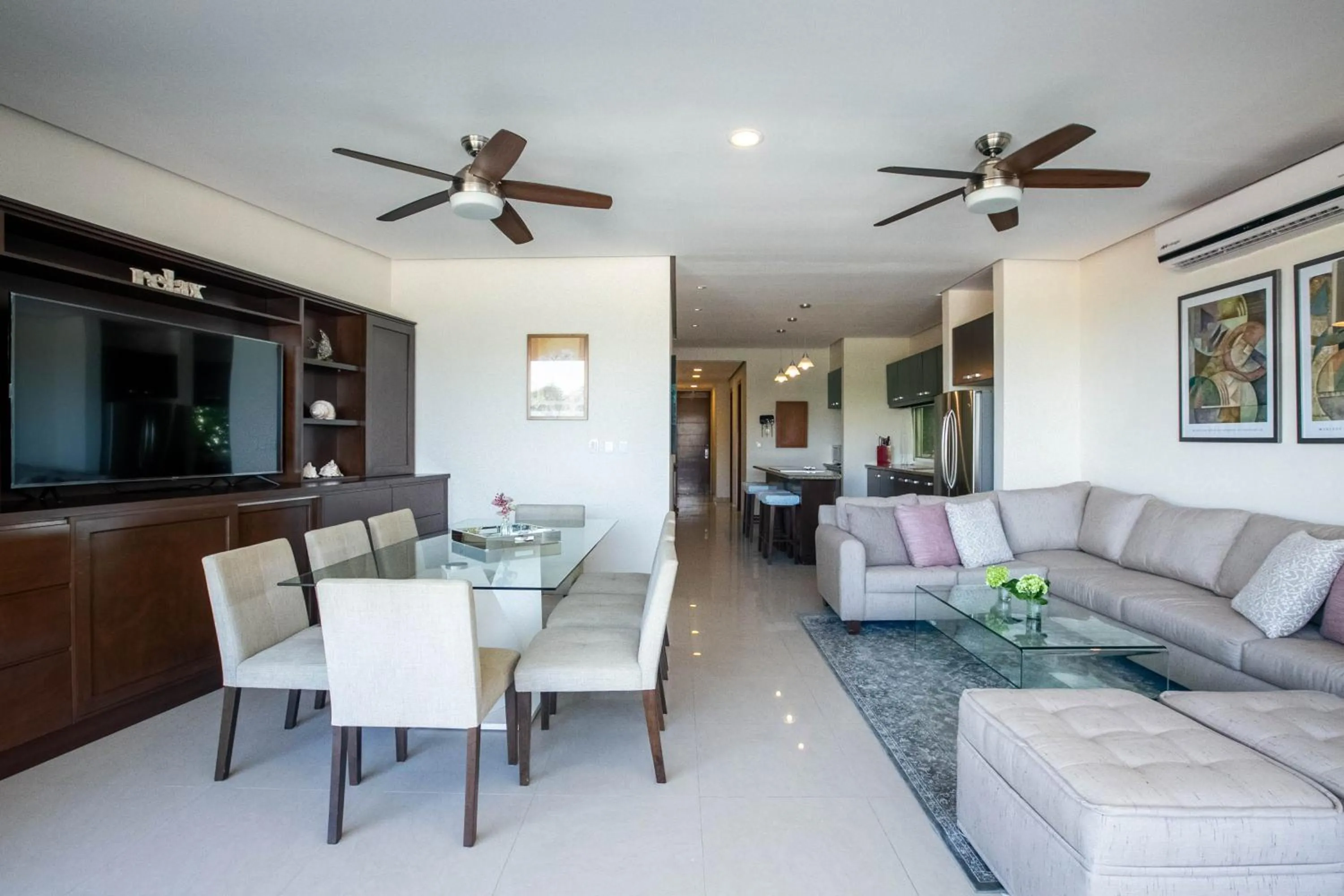 Dining area in Sunset Condo 104 Puerta al Mar Isla Mujeres Mexico