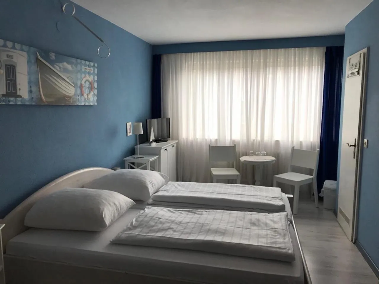 Photo of the whole room, Bed in City-Hotel Kaiserhof