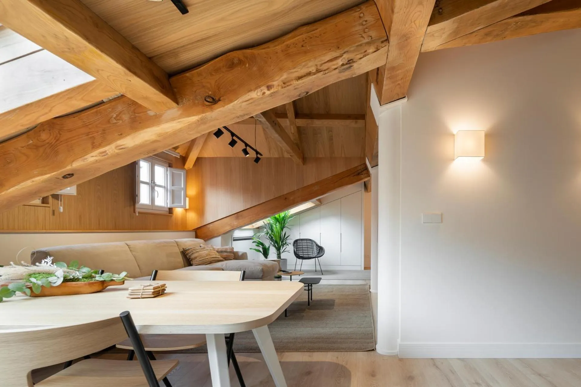 Living room in NORO Plaza