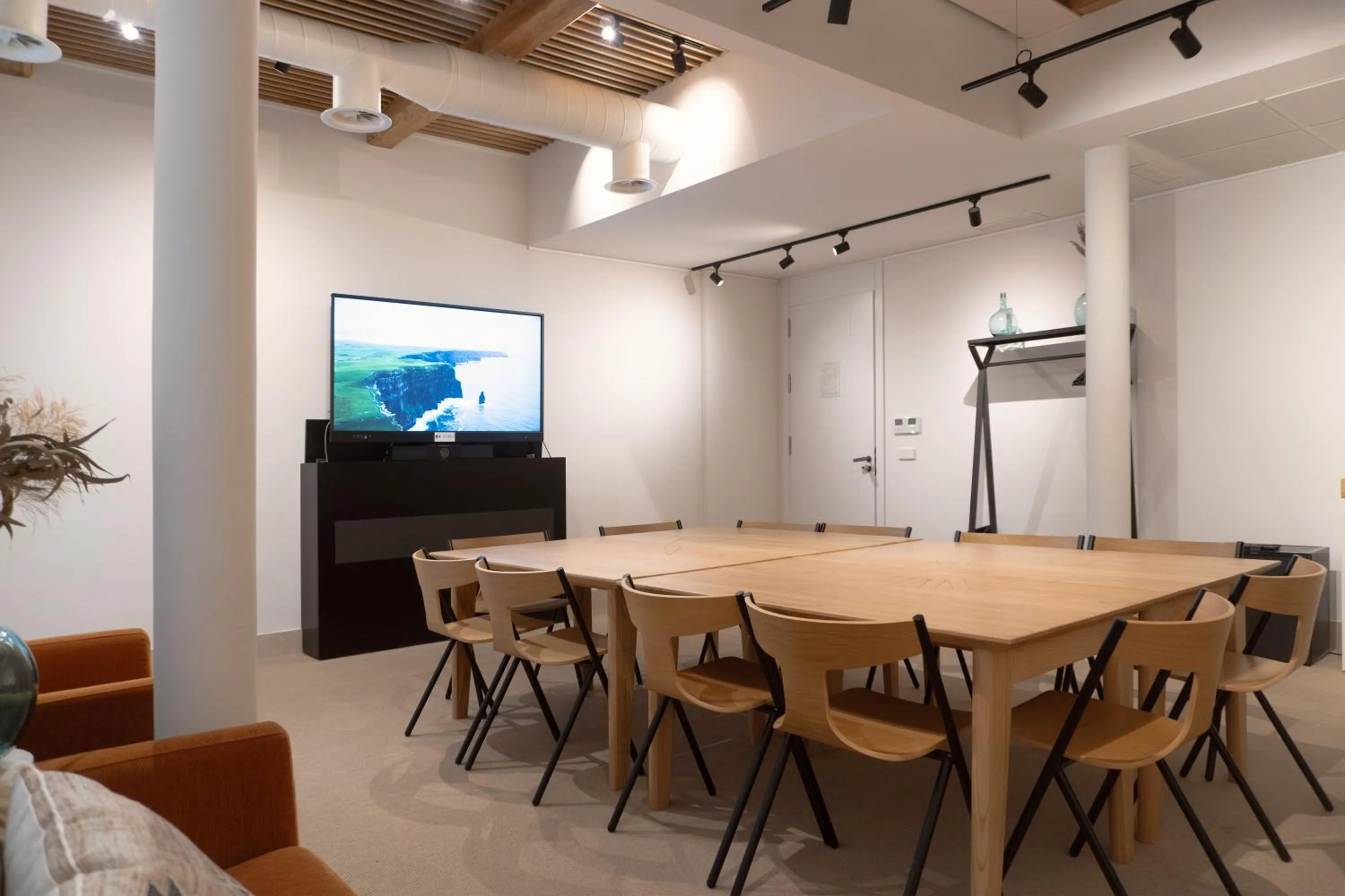 Meeting/conference room in NORO Plaza