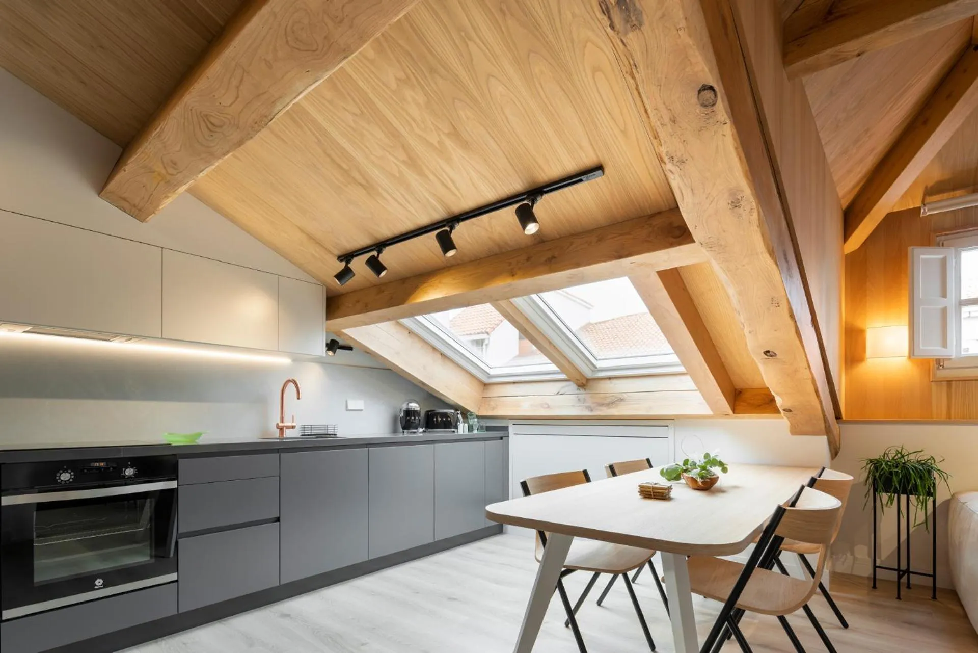 Kitchen or kitchenette in NORO Plaza