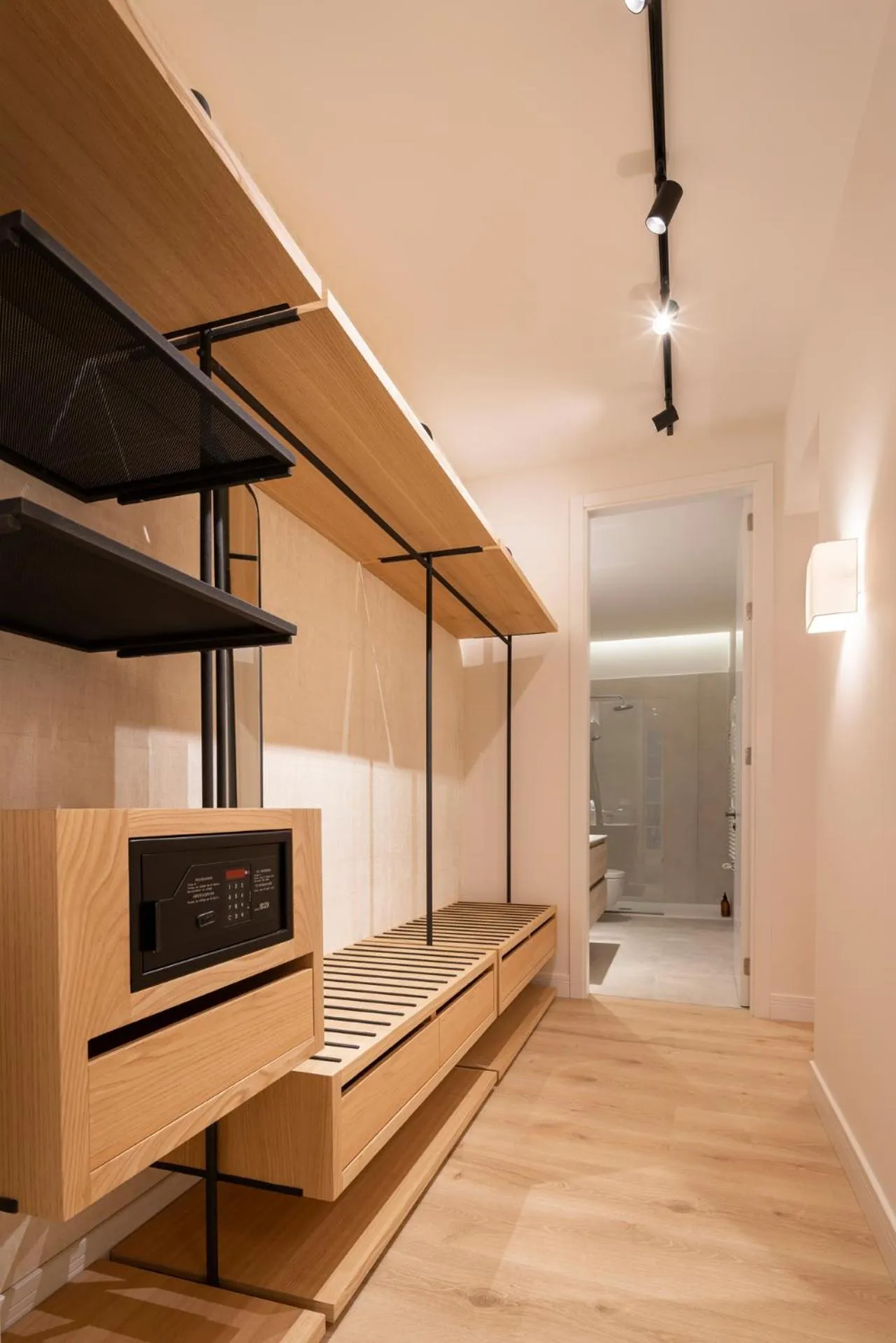 Photo of the whole room in NORO Plaza