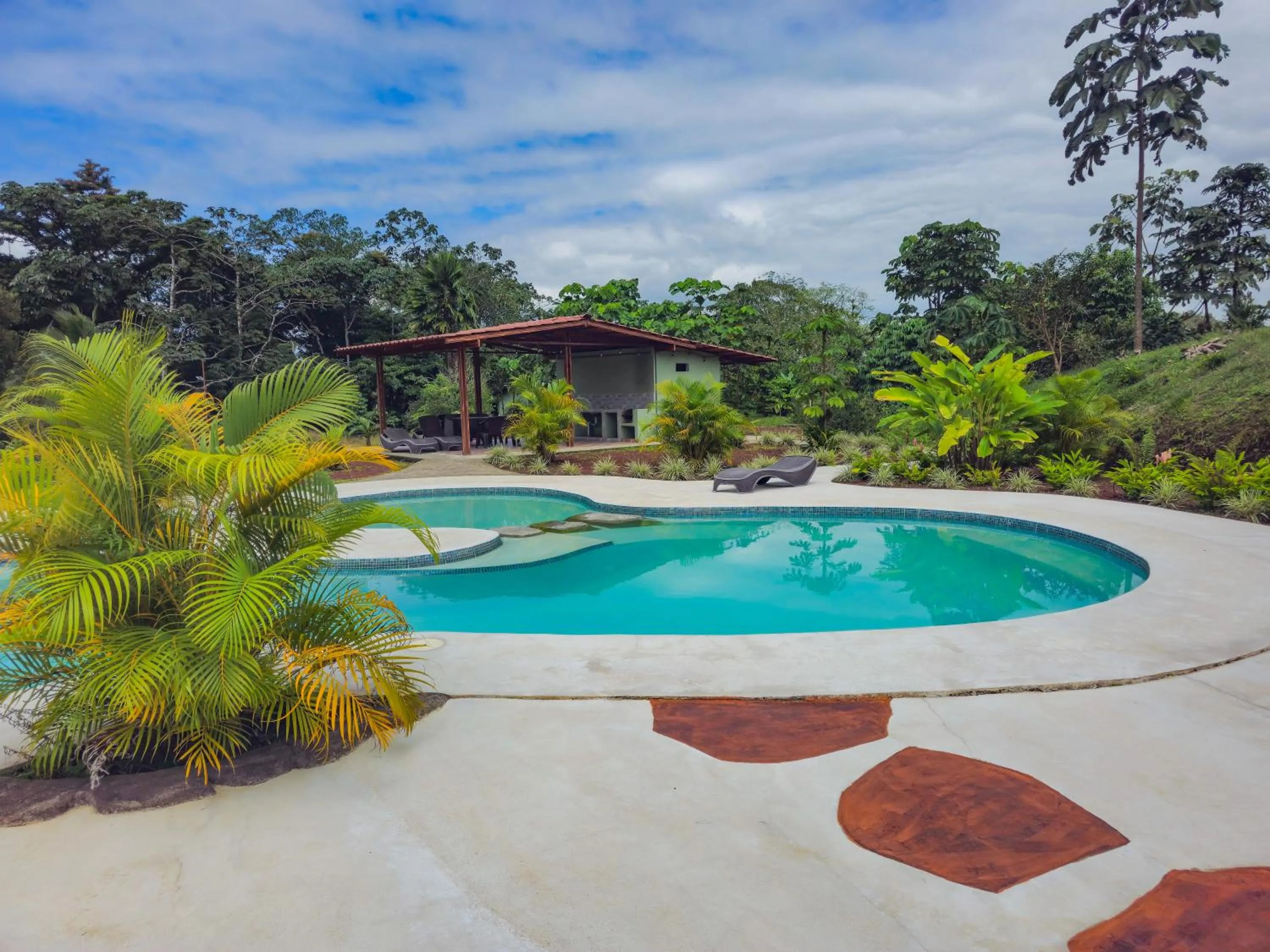 Swimming pool in Confort Arenal