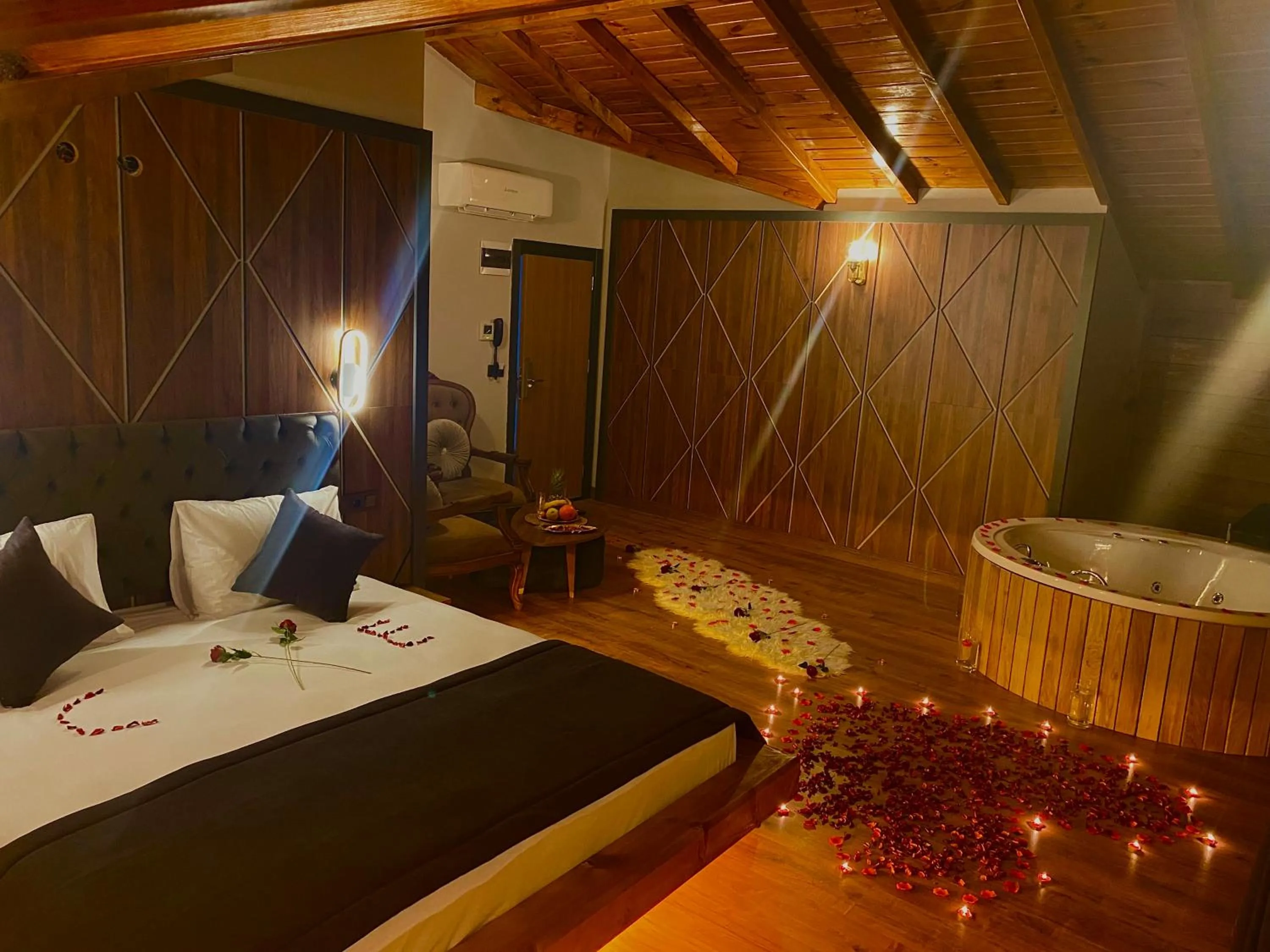 Drinks, Bed in River Didi Otel