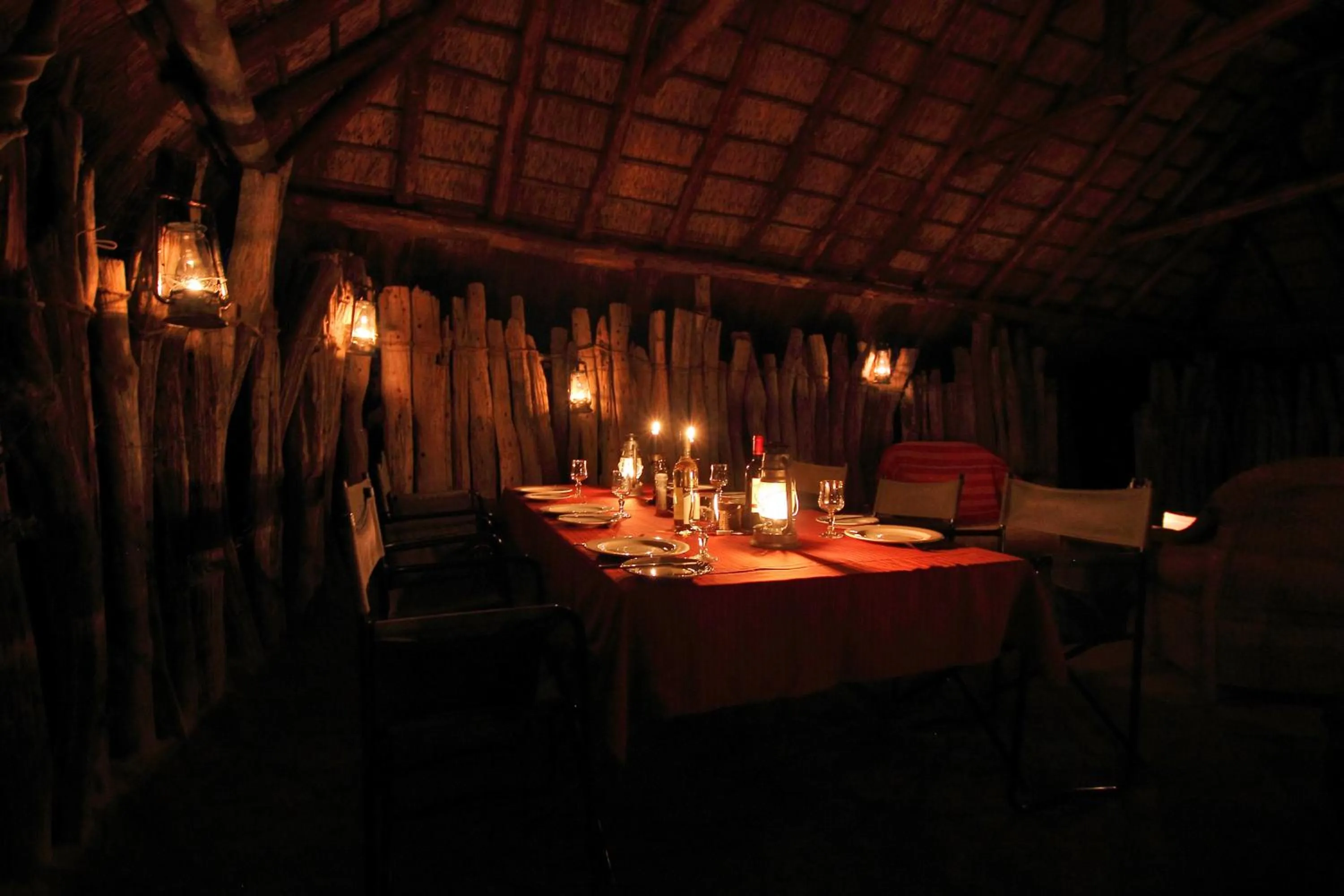 Restaurant/places to eat in Quatermain's 1920's Safari Camp – Amakhala Game Reserve