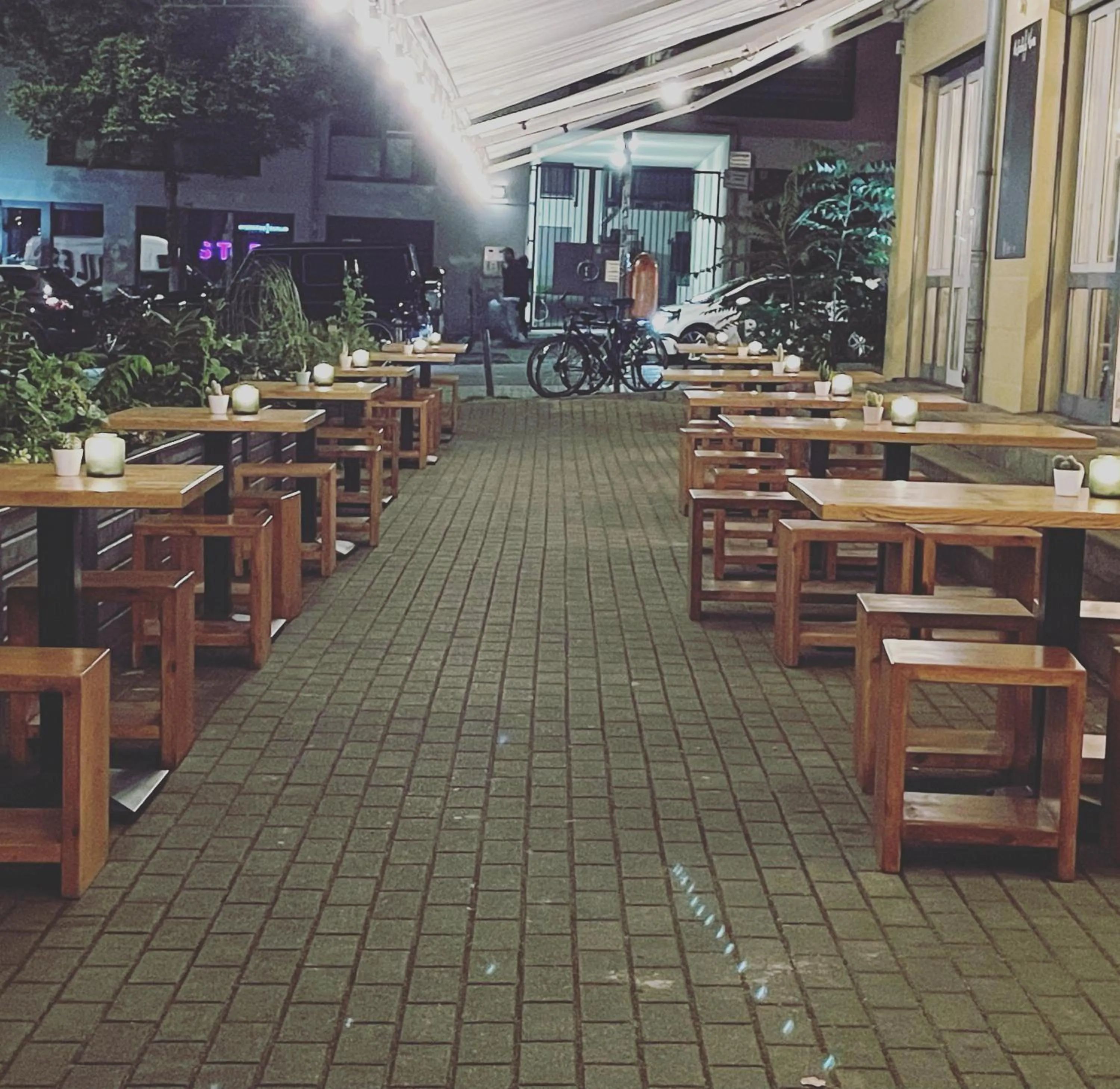 Restaurant/places to eat in Midi Inn Parkhotel Mitte