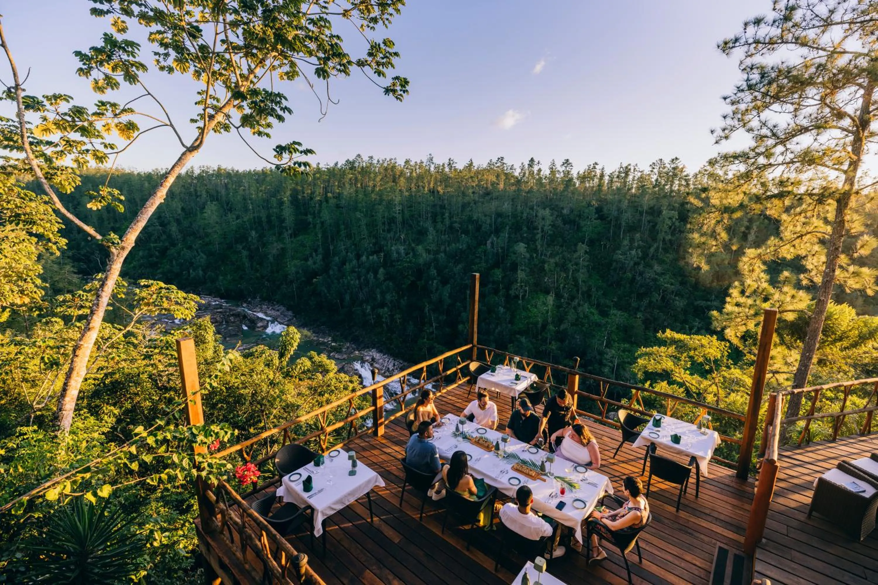 Restaurant/places to eat in Gaia Riverlodge