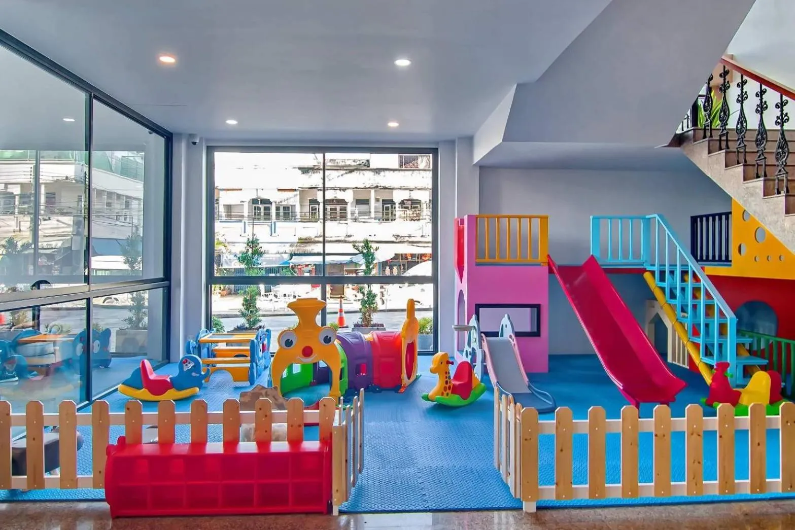 Children play ground in Grandview Landmark Betong Hotel