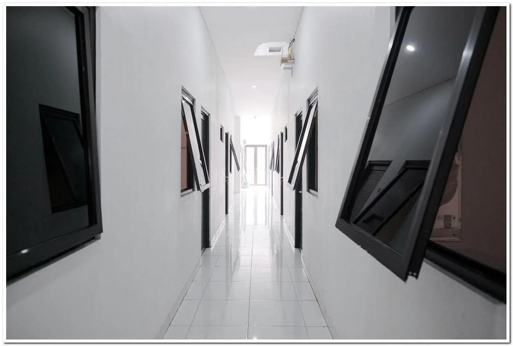 Area and facilities in RedDoorz near Kota Tua 2