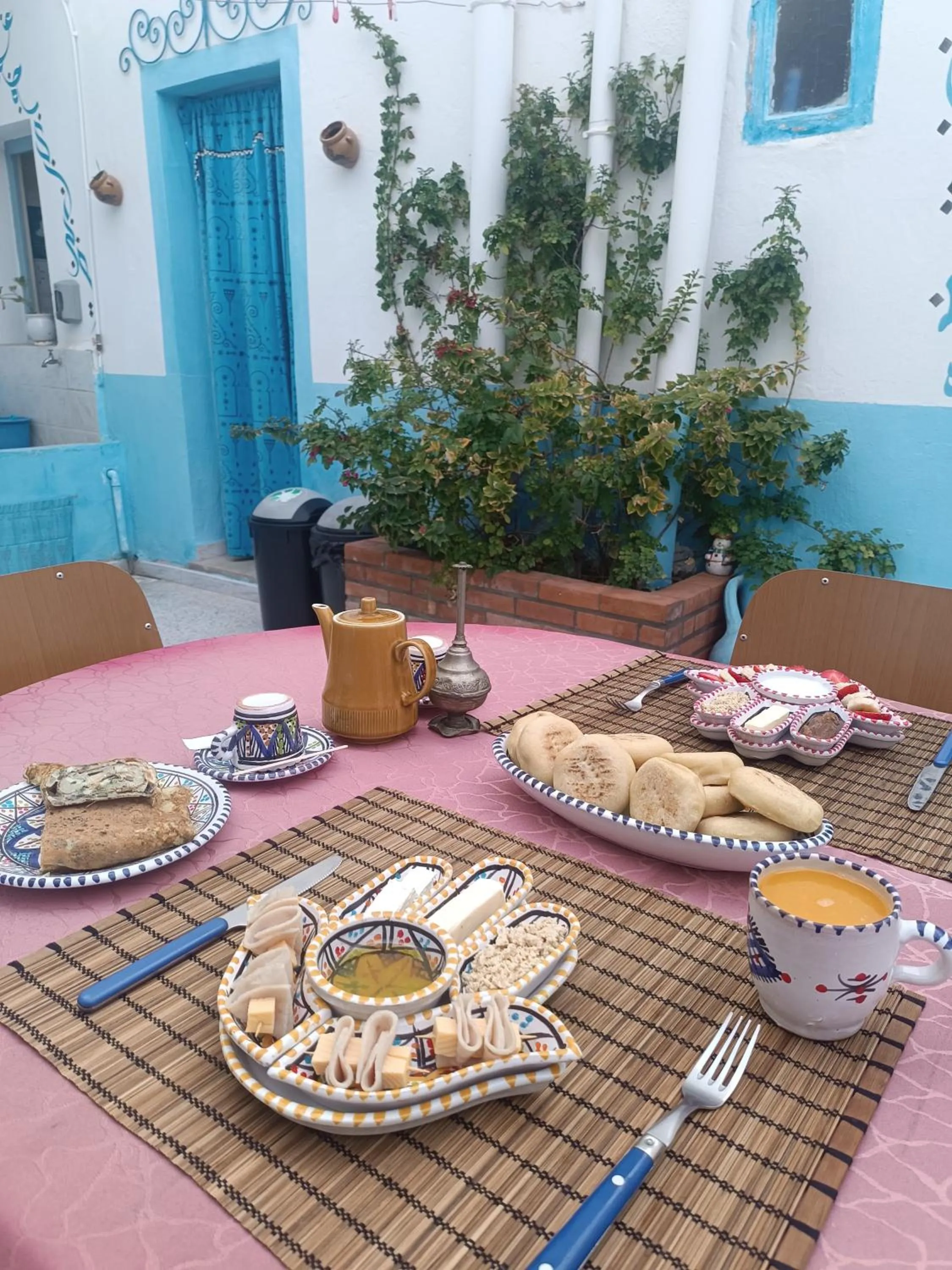 Breakfast in Dar Hkaïem