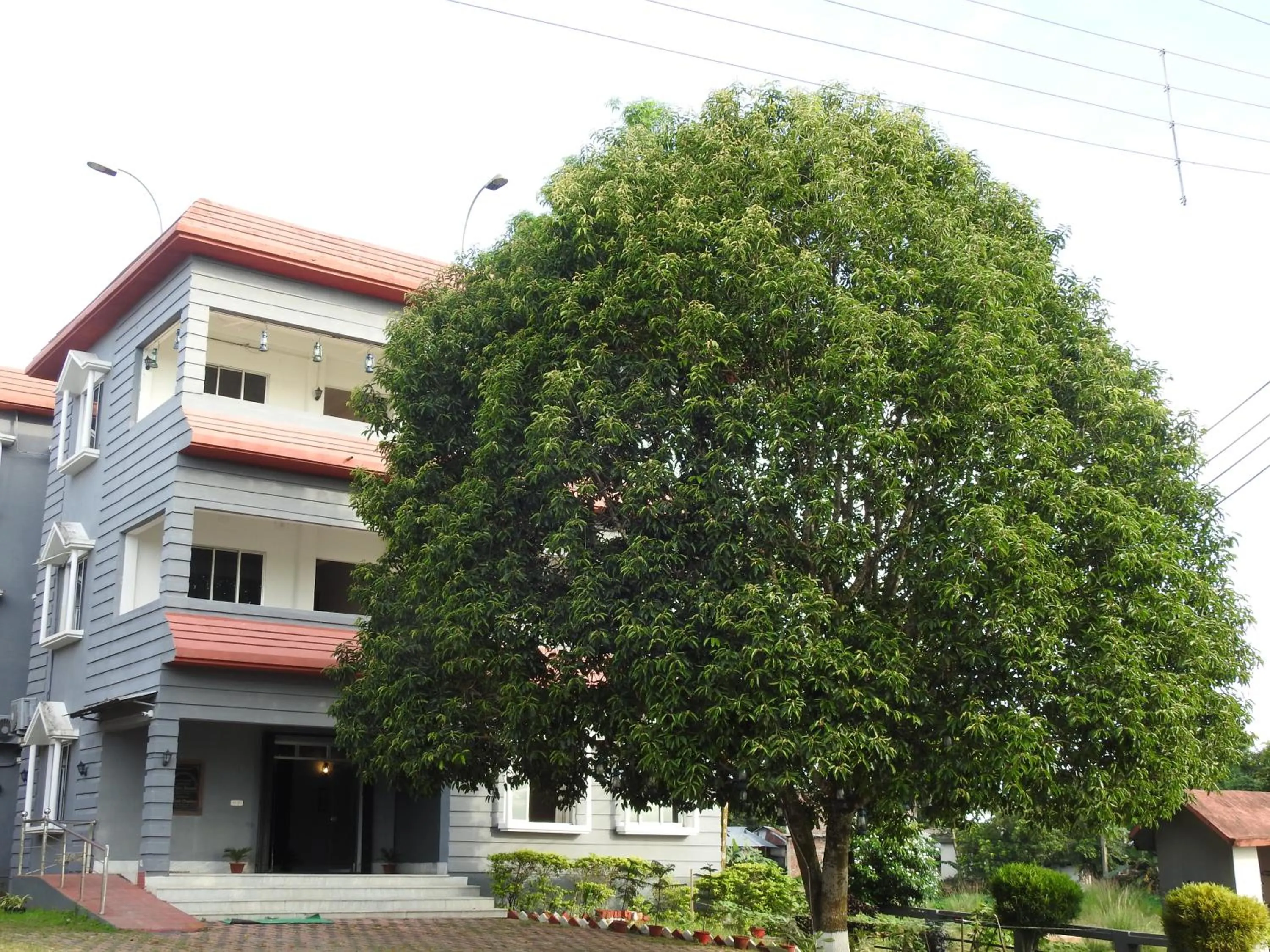 Facade/entrance in Lake Side Resort Neermahal
