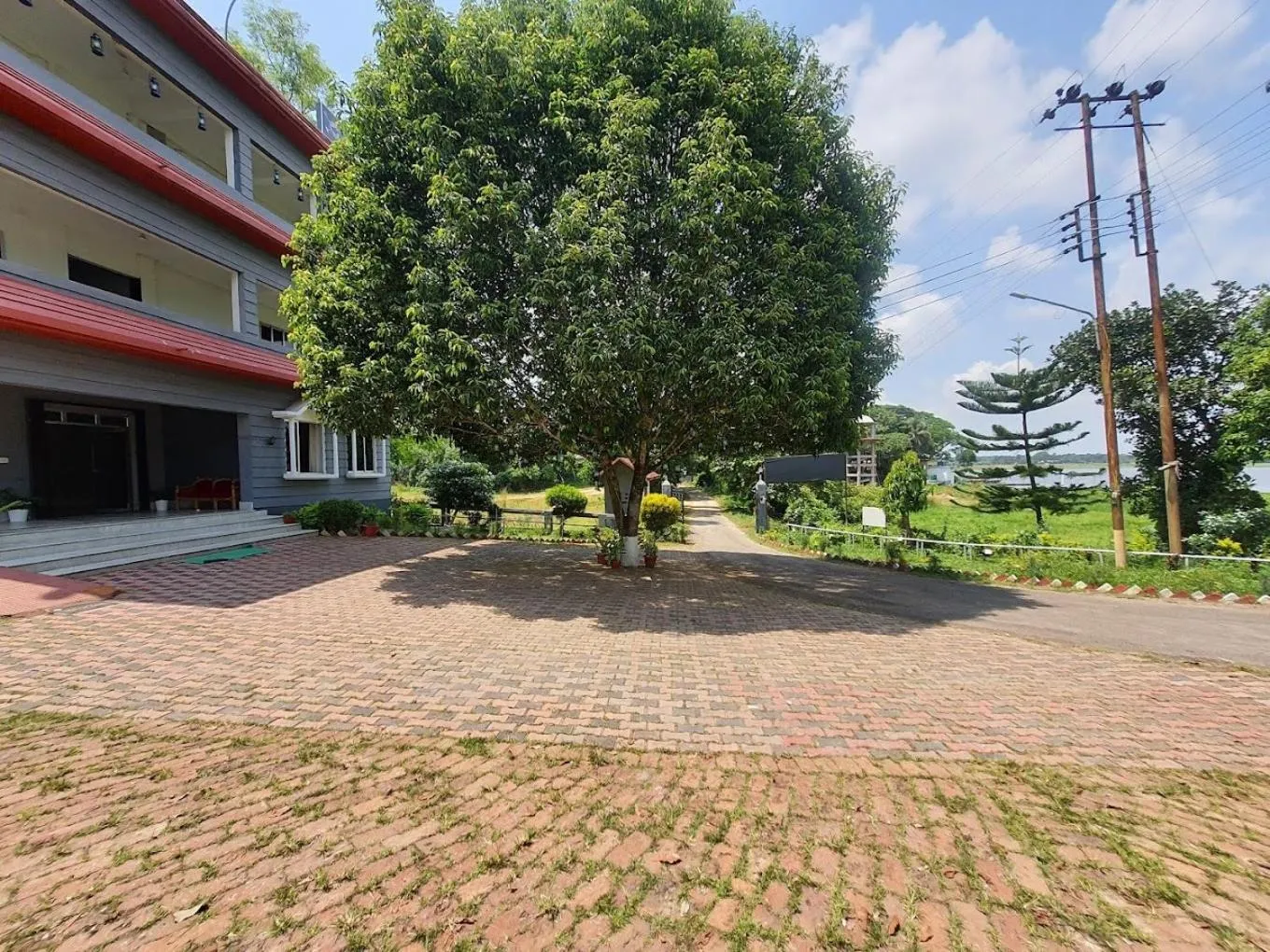 Parking in Lake Side Resort Neermahal