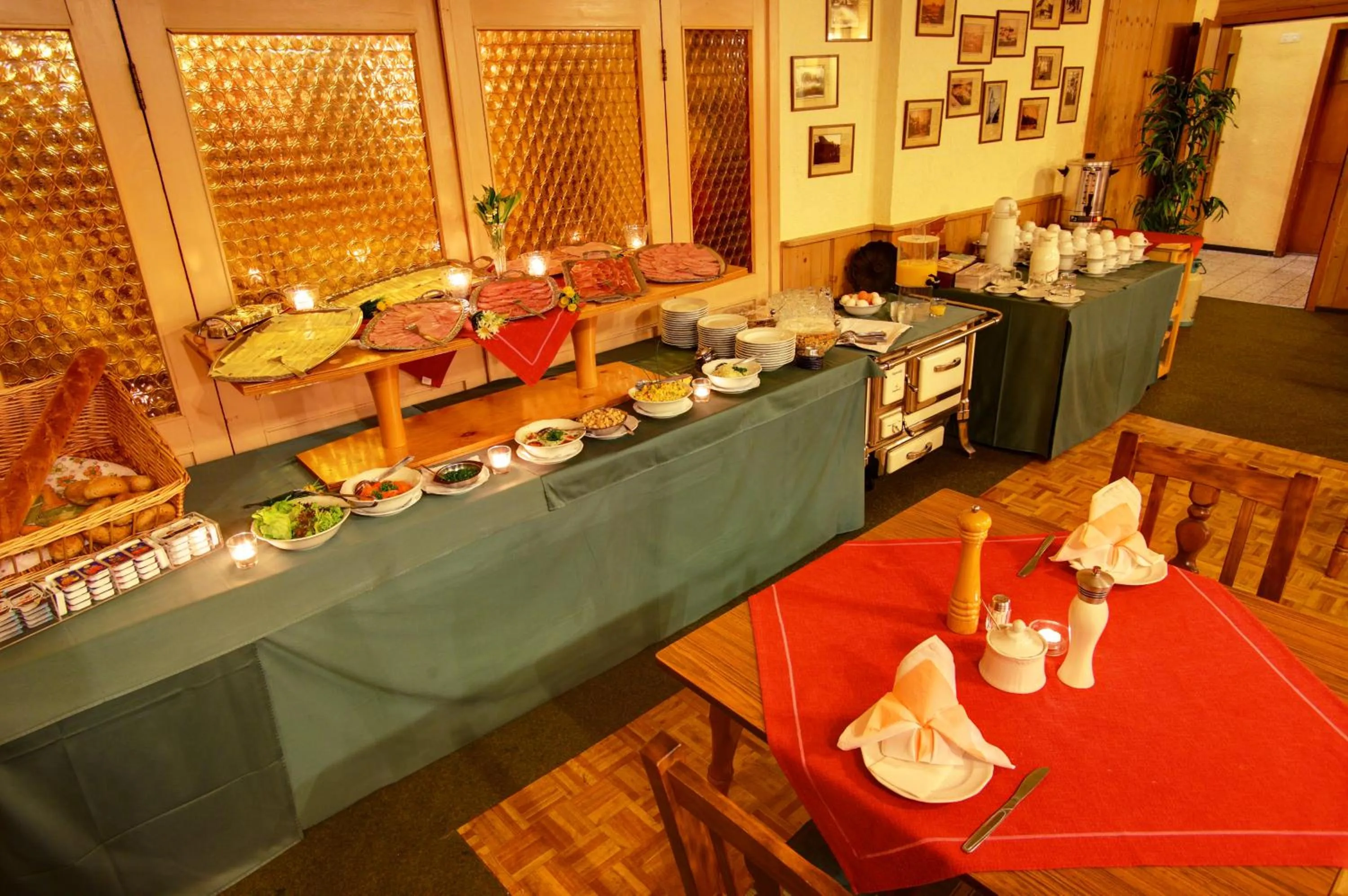 Buffet breakfast in Gemündener Hof