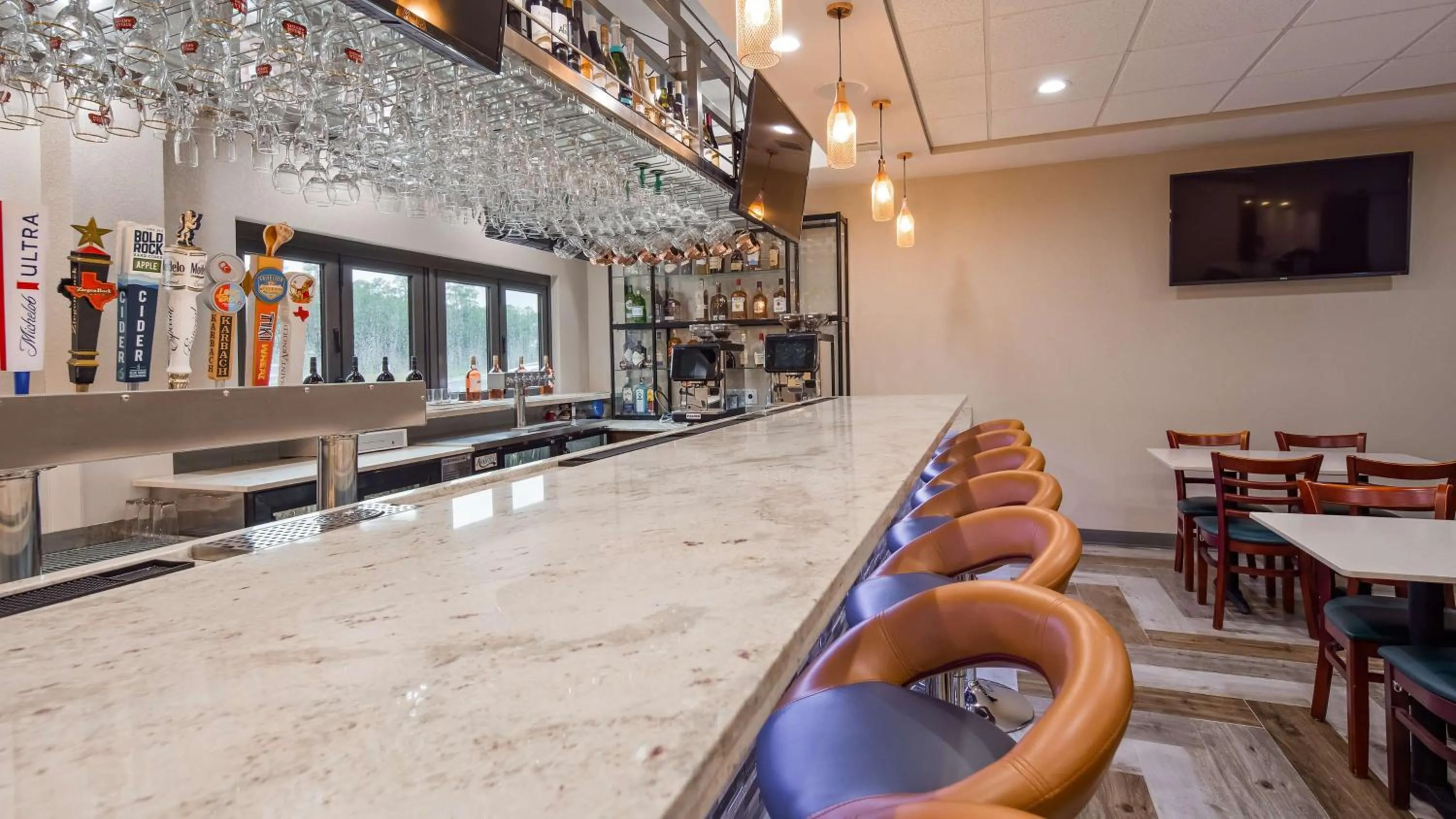 Restaurant/places to eat in Hotel Manhattan, BW Signature Collection