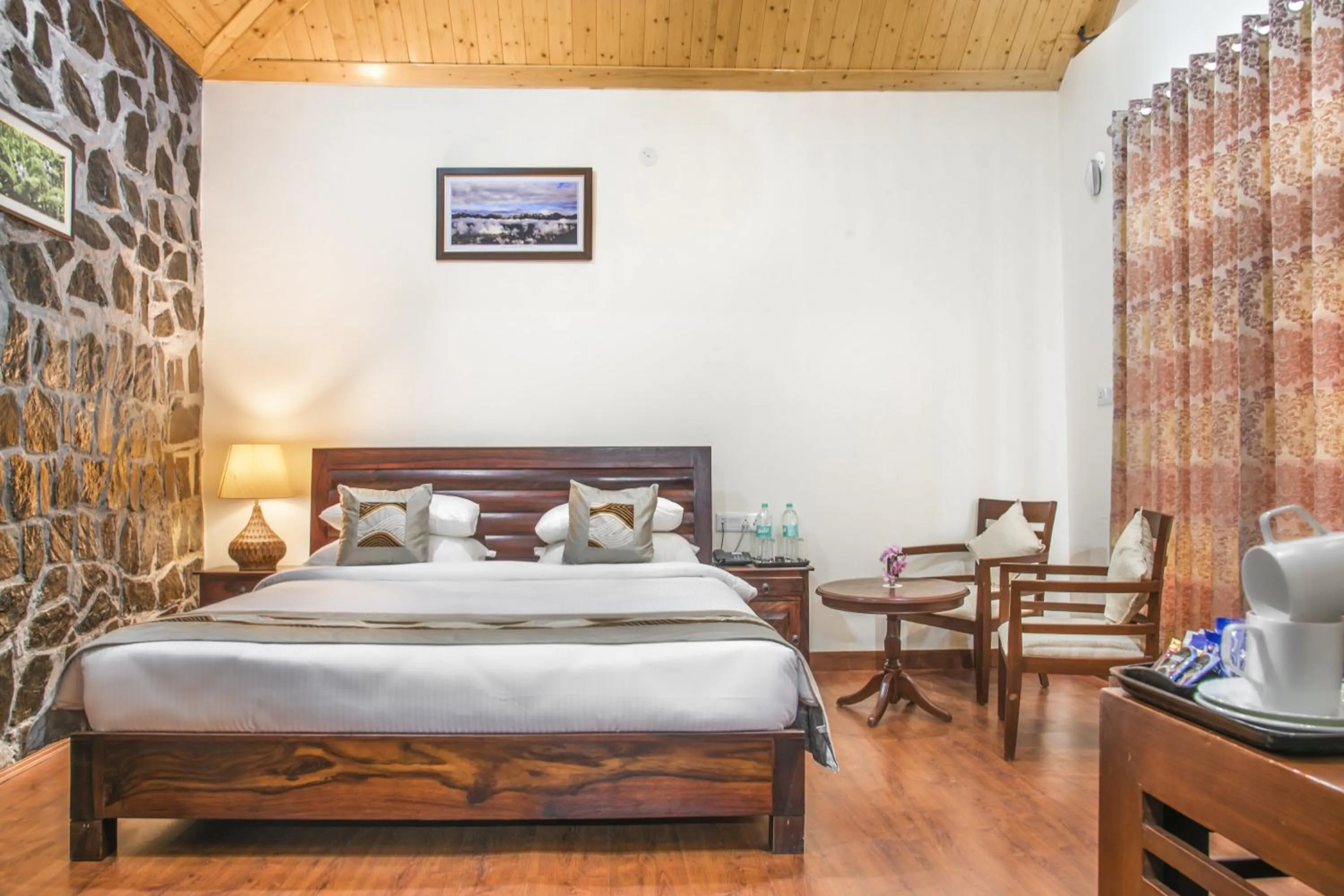 Bed in Echor - The Koti Village Resort Kufri