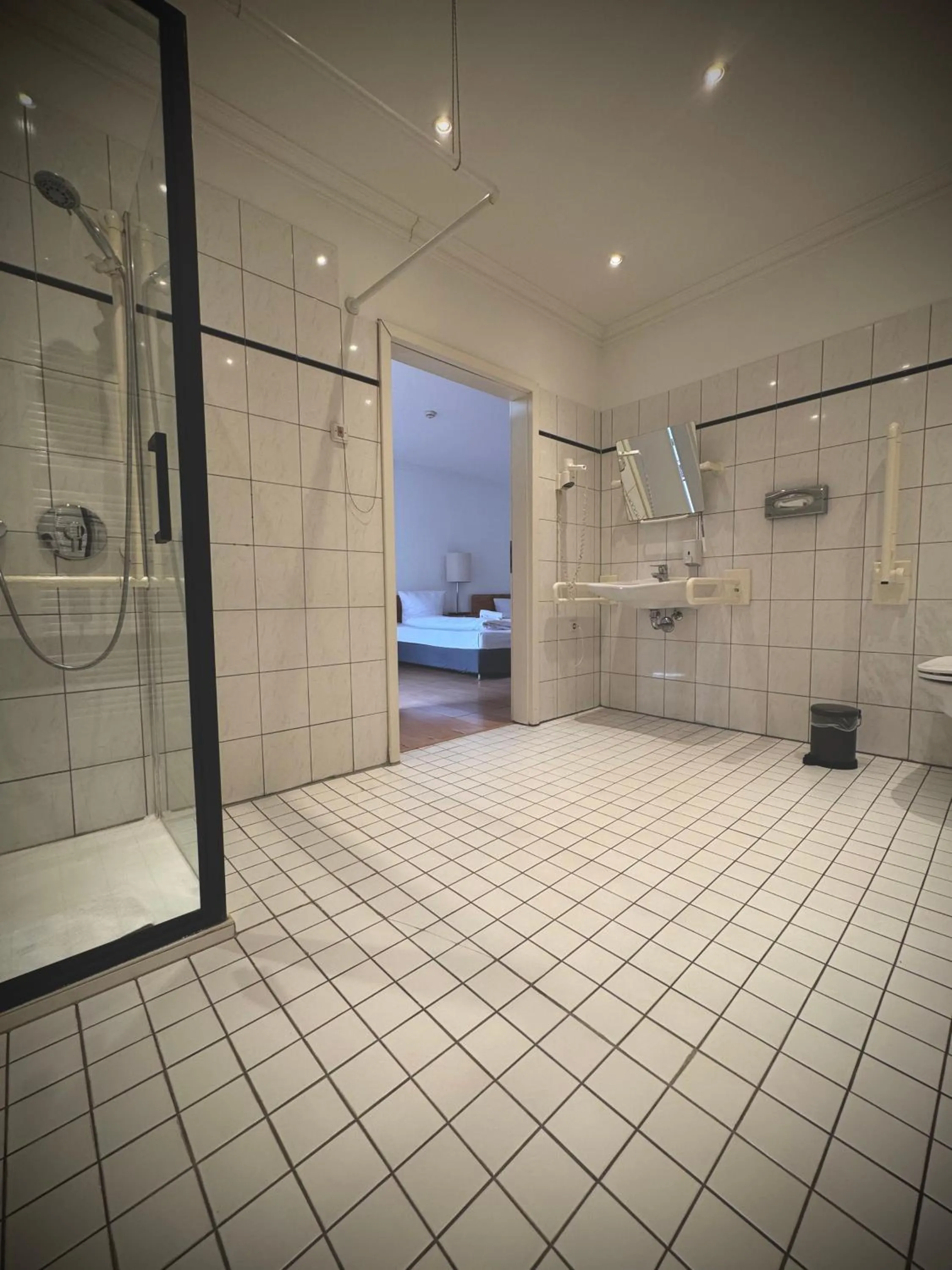 Shower in Erlanger Hof