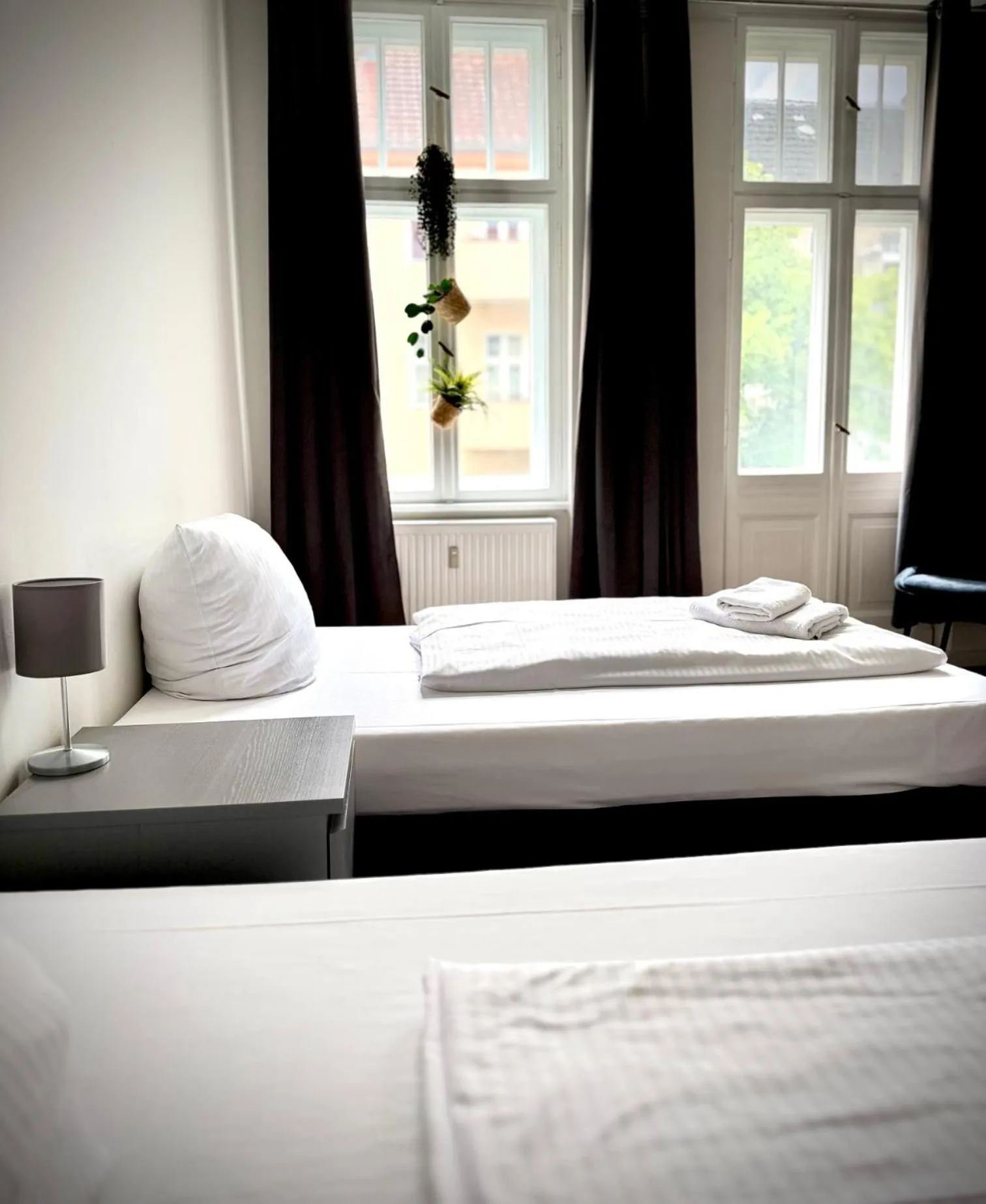 Photo of the whole room, Bed in Erlanger Hof