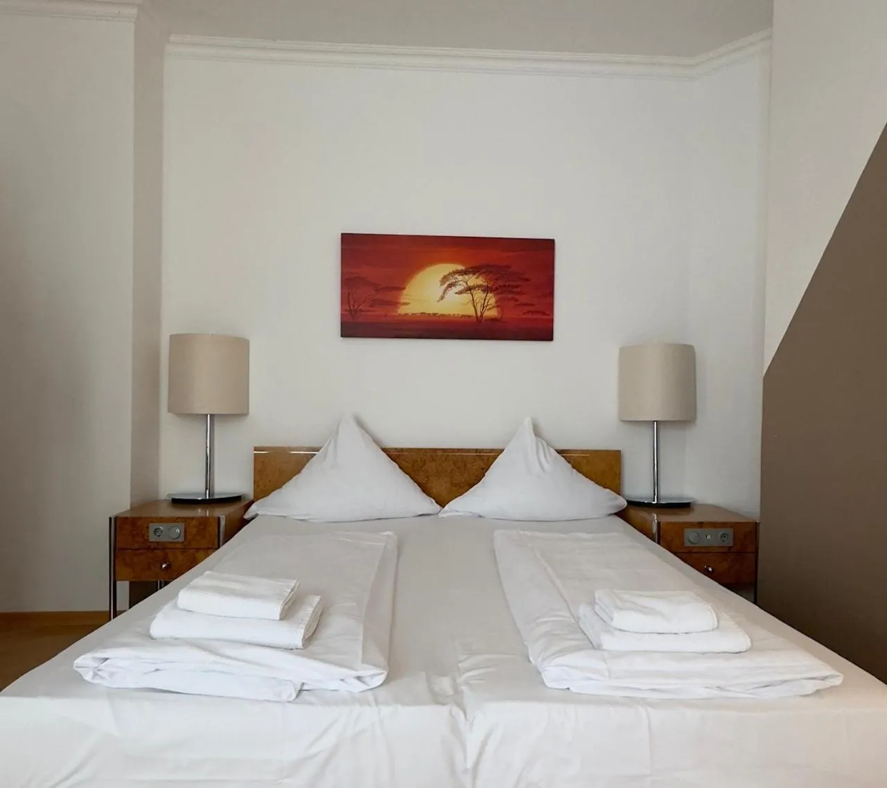 Photo of the whole room, Bed in Erlanger Hof