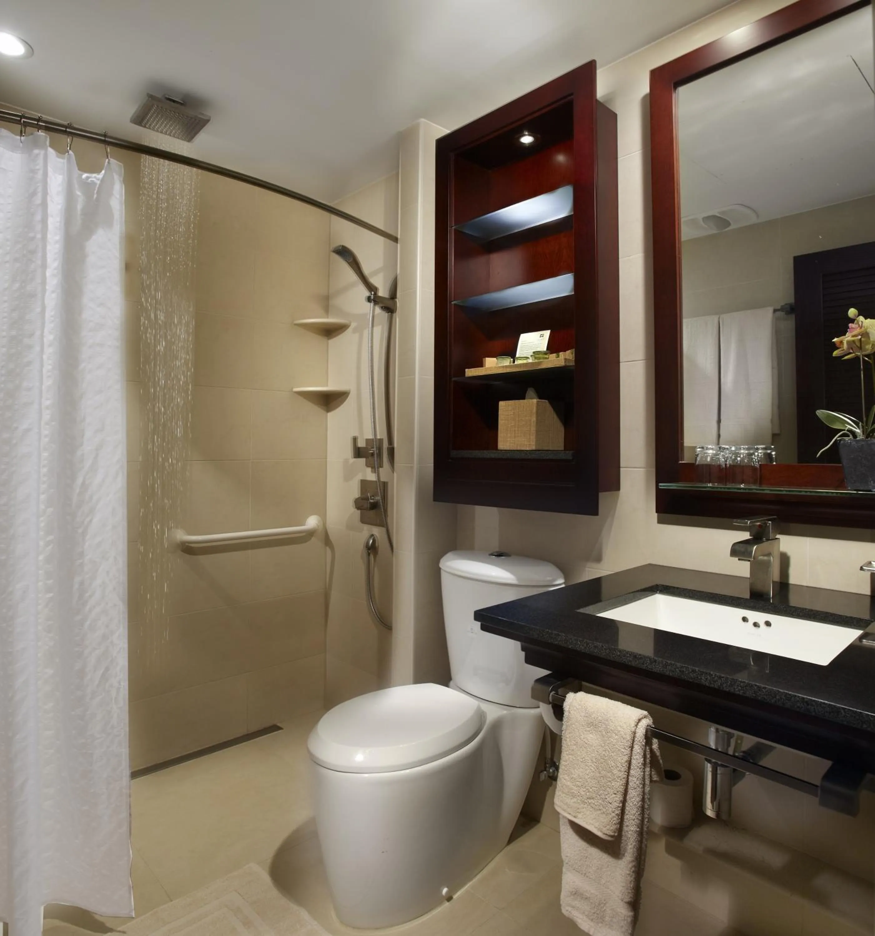 Bathroom in Manchebo Beach Resort and Spa