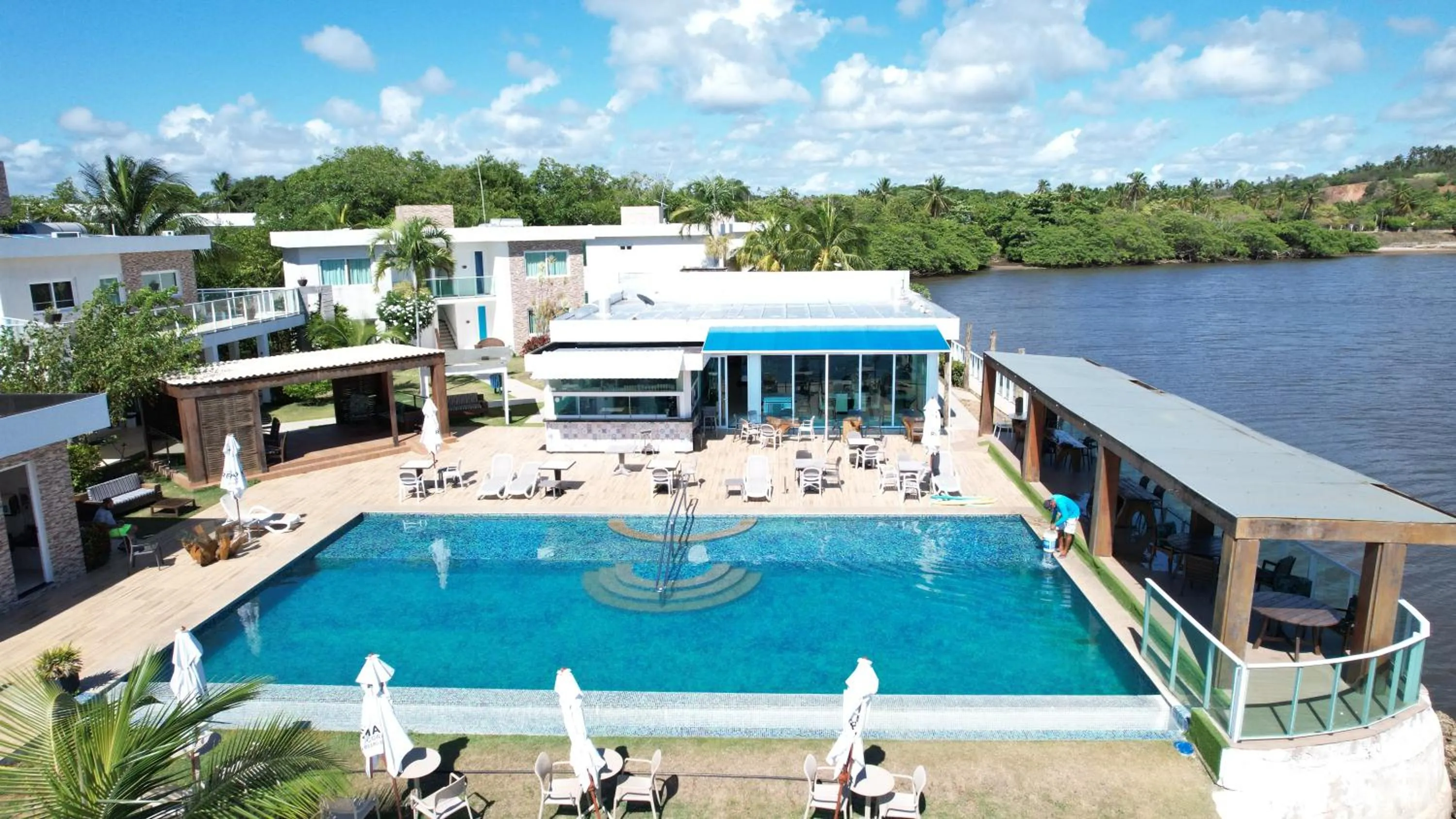 Property building in Pousada Jirituba