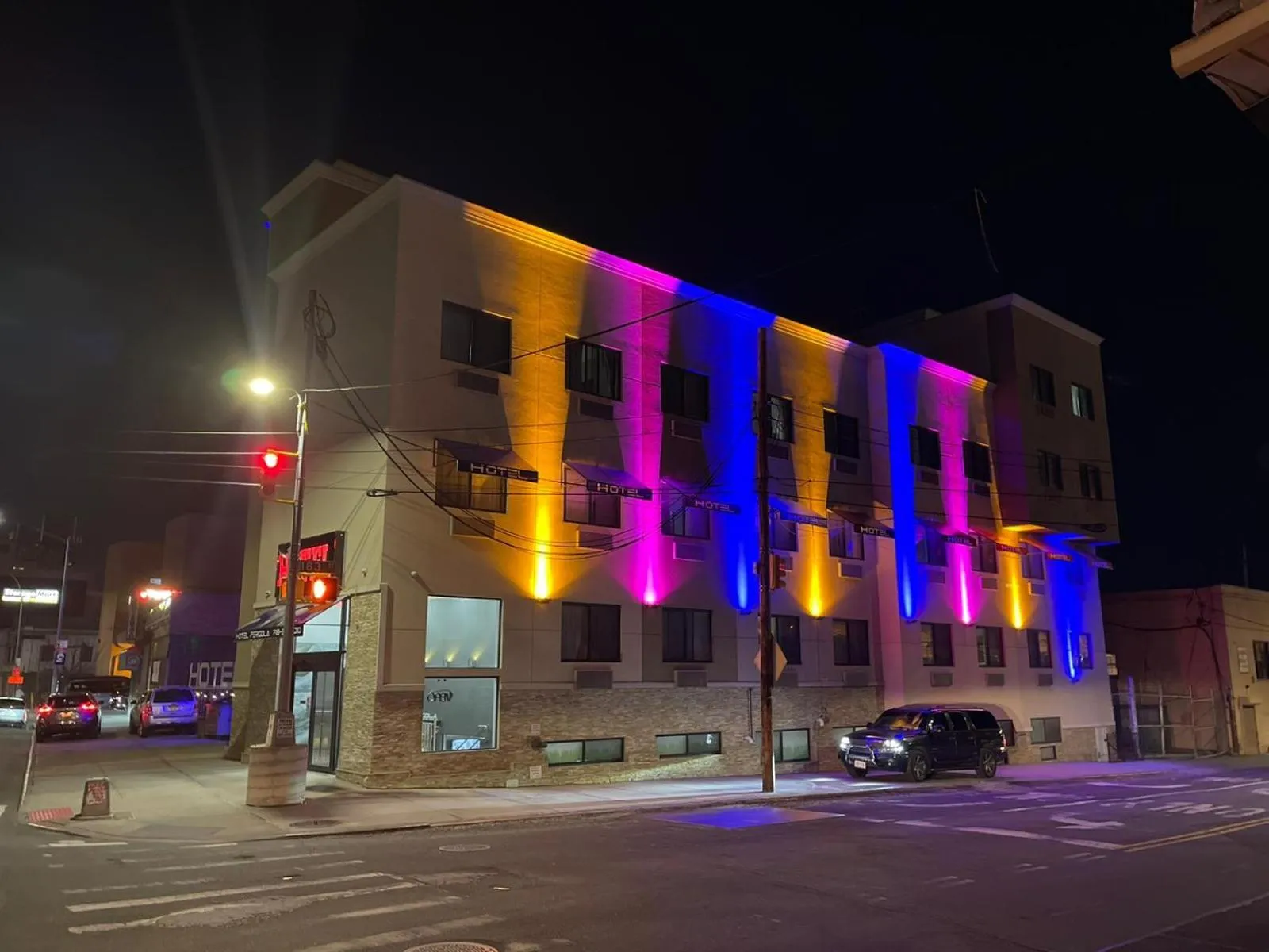 Property building in Hotel Pergola Jamaica JFK