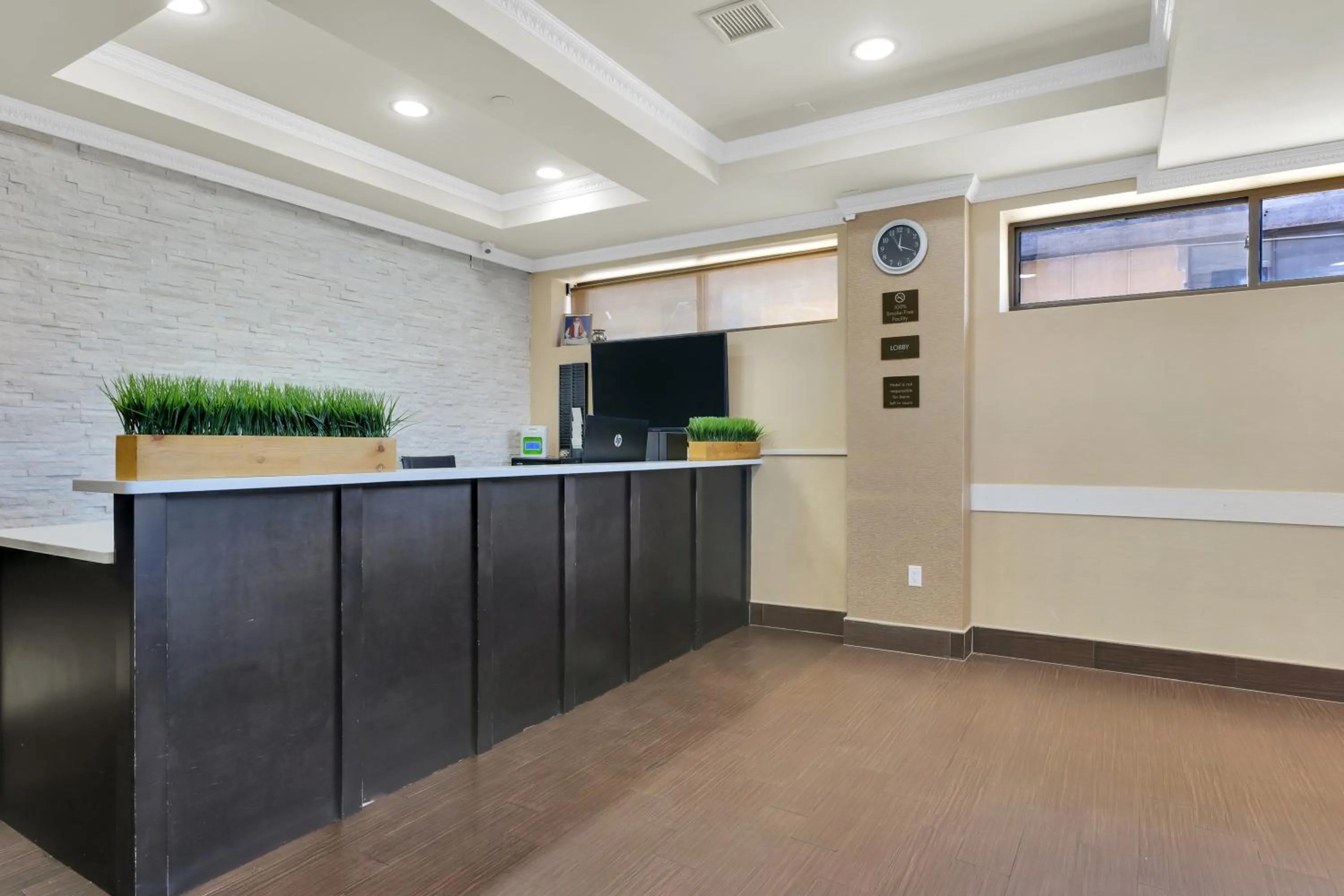 Lobby or reception in Hotel Pergola Jamaica JFK