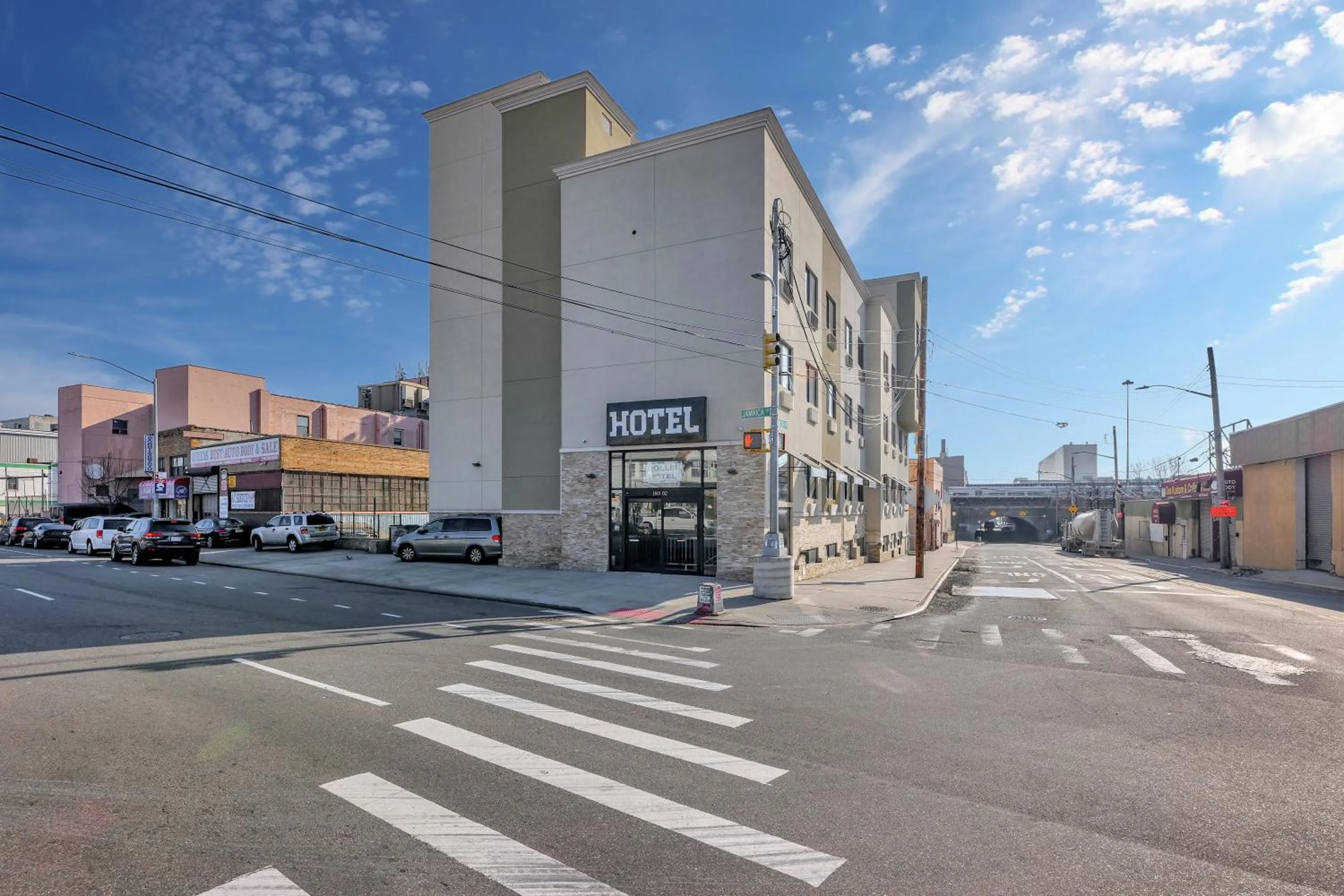 Property building in Hotel Pergola Jamaica JFK