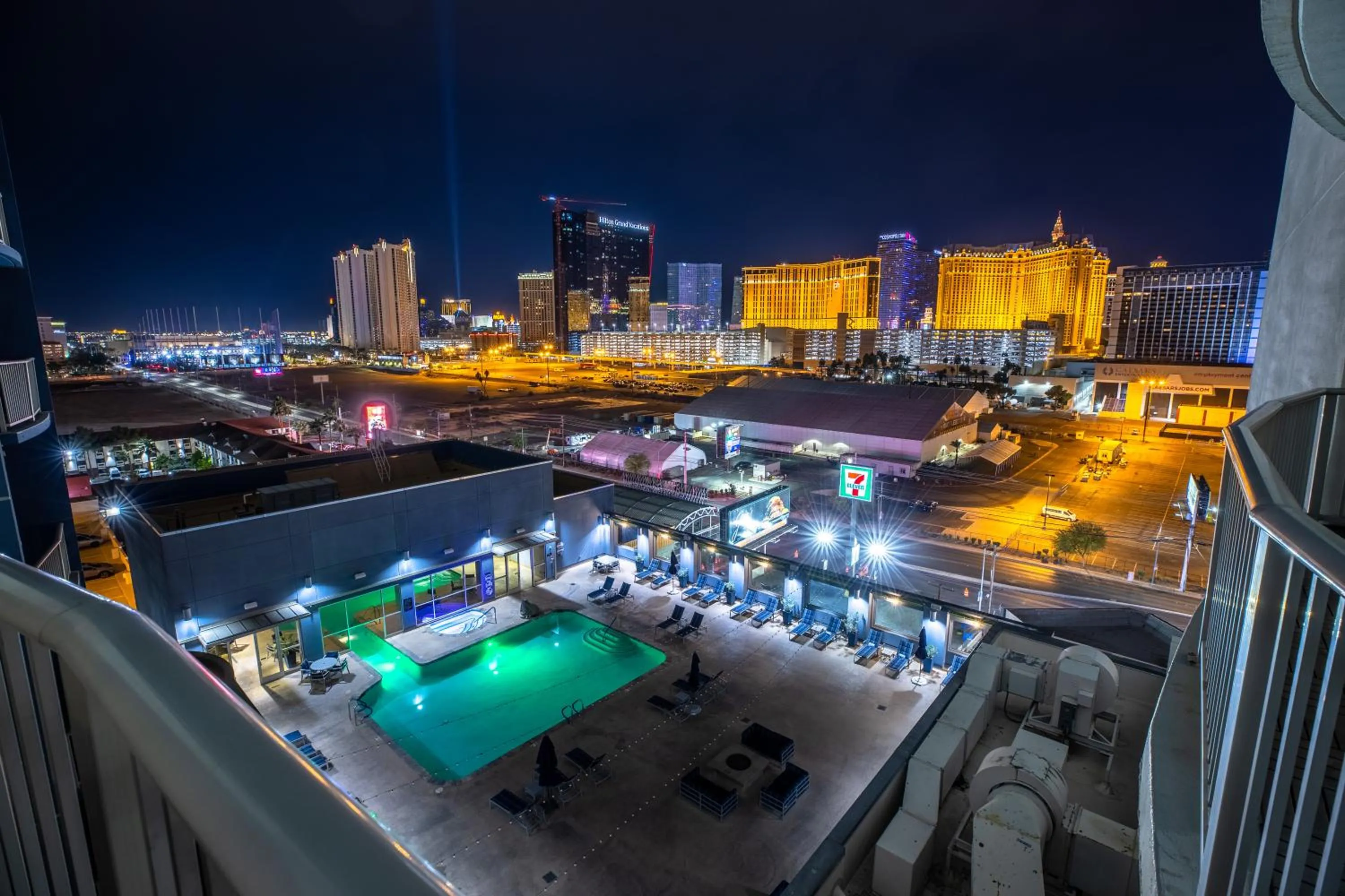 2100 SqFt Penthouse Suite W/ Strip Views! POOL GYM