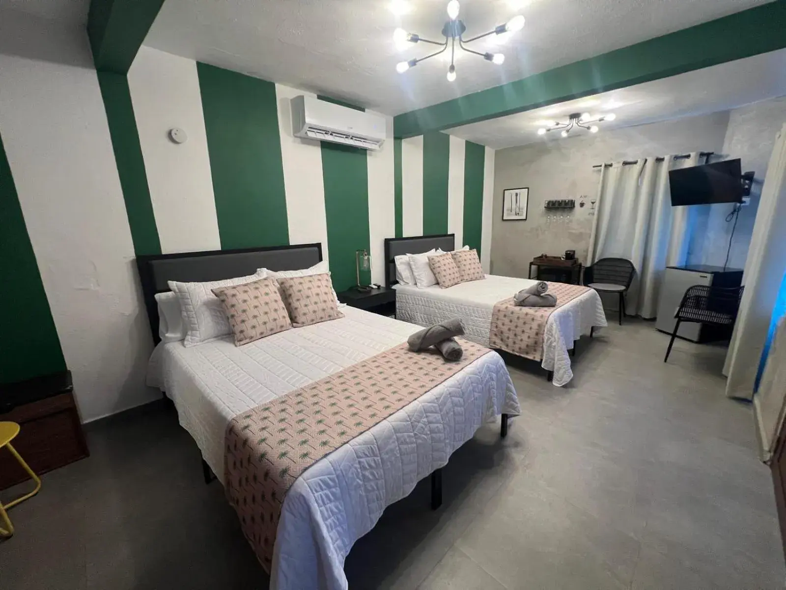 Deluxe Queen Room in The Surfing Turtle Deluxe Queen Room in The Surfing Turtle