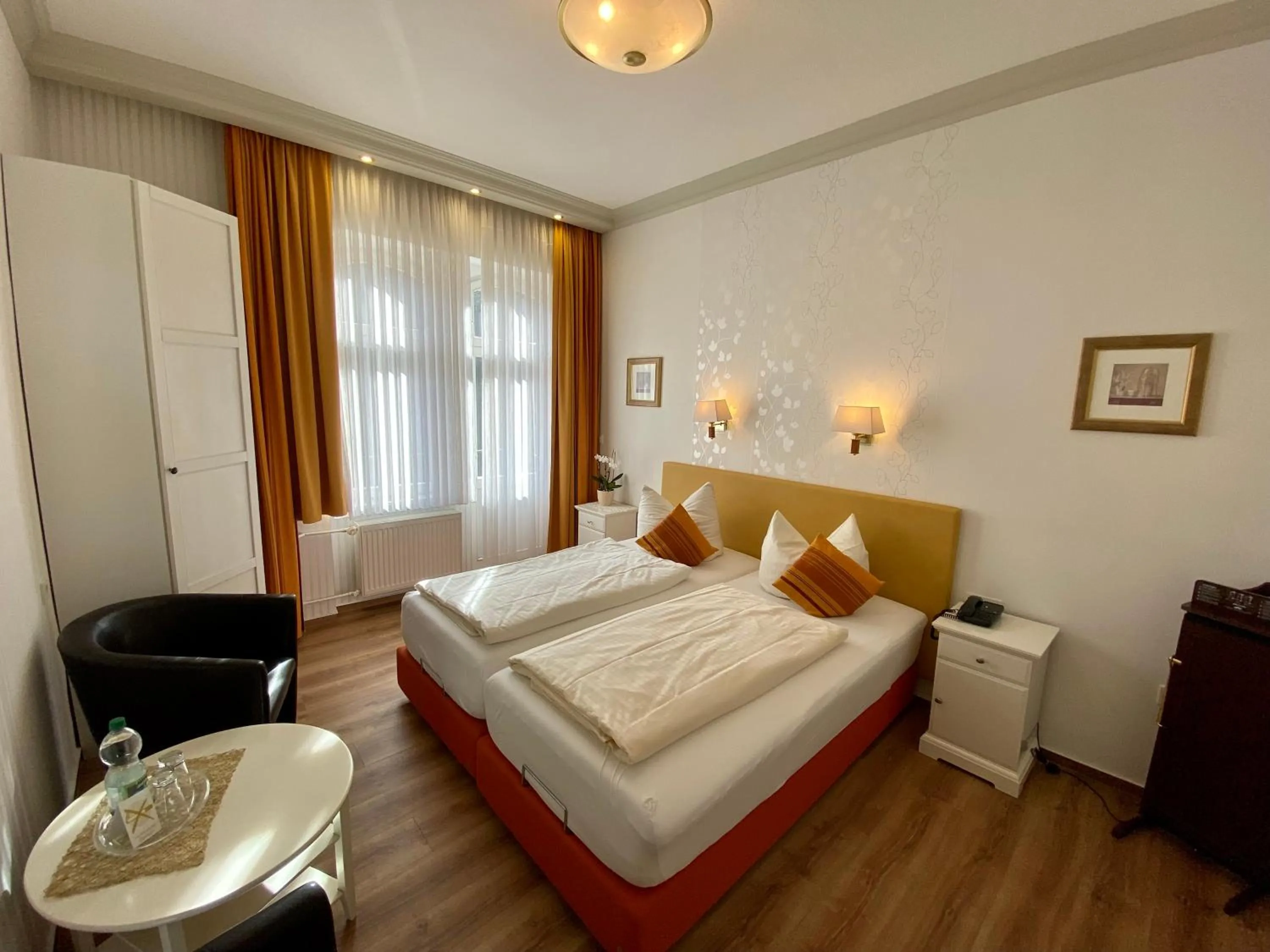 Photo of the whole room, Bed in Haus Hohenzollern & Haus 'Ambiente