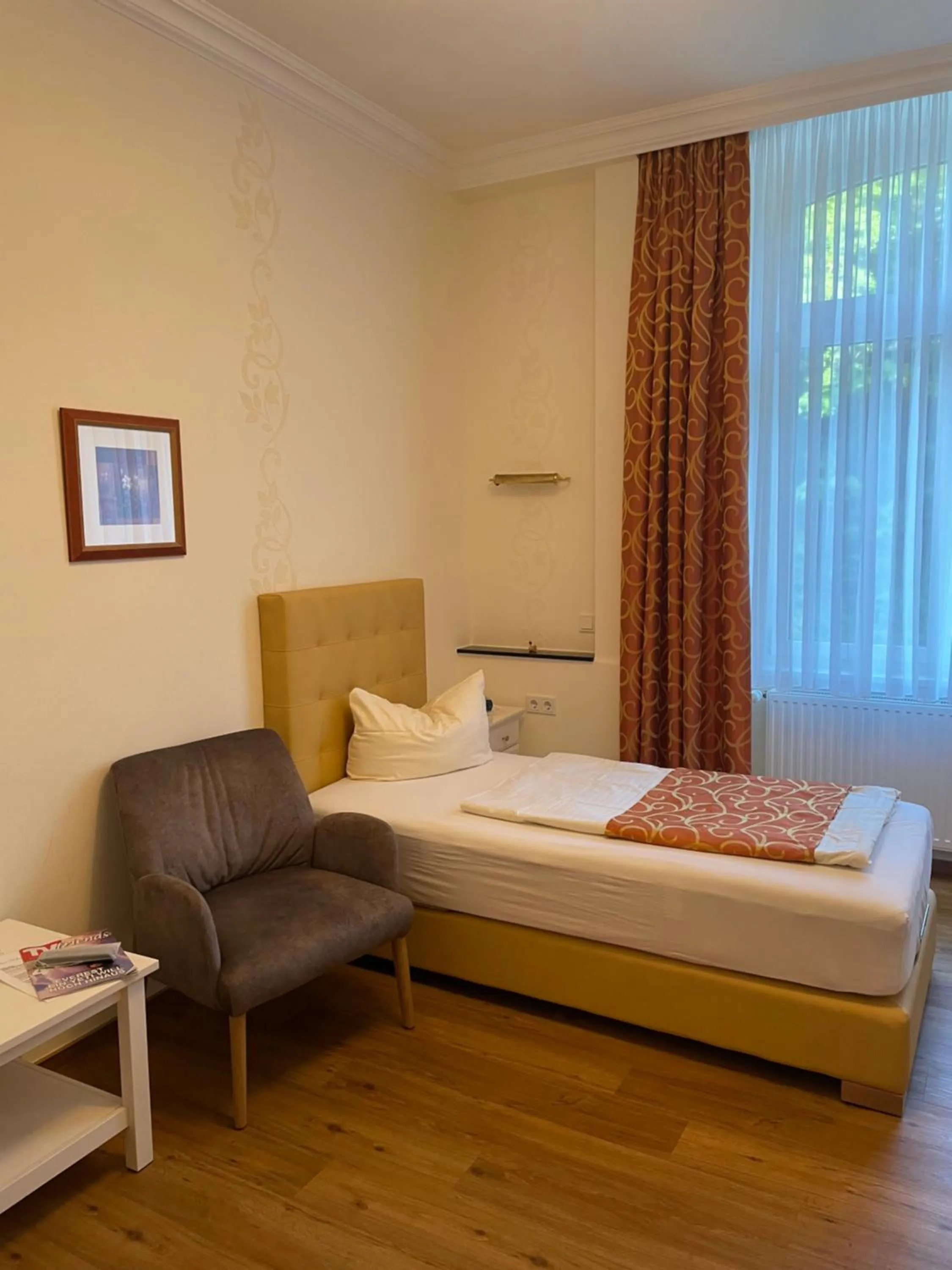 Photo of the whole room, Bed in Haus Hohenzollern & Haus 'Ambiente