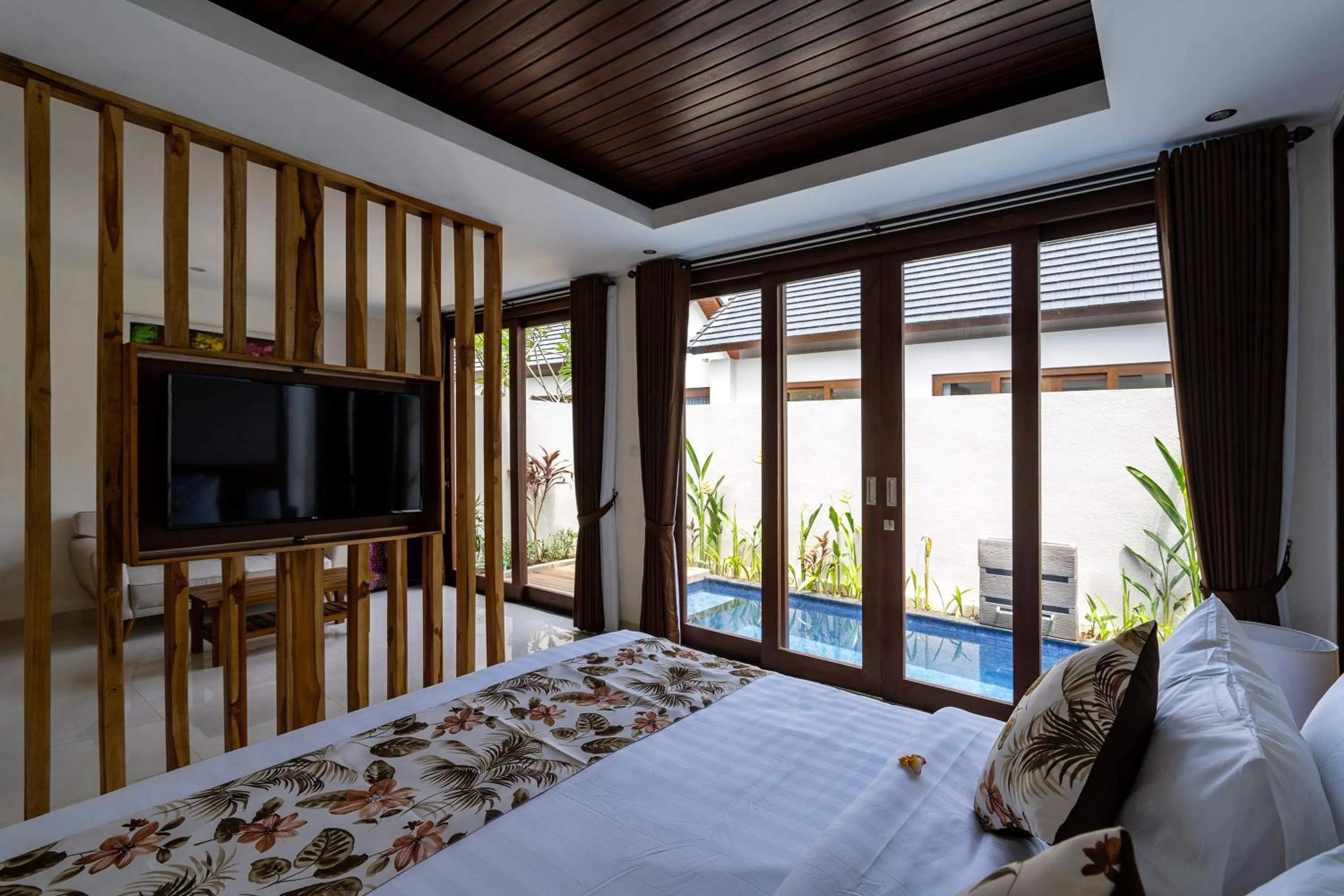 Living room, Bed in The Calna Villa Bali