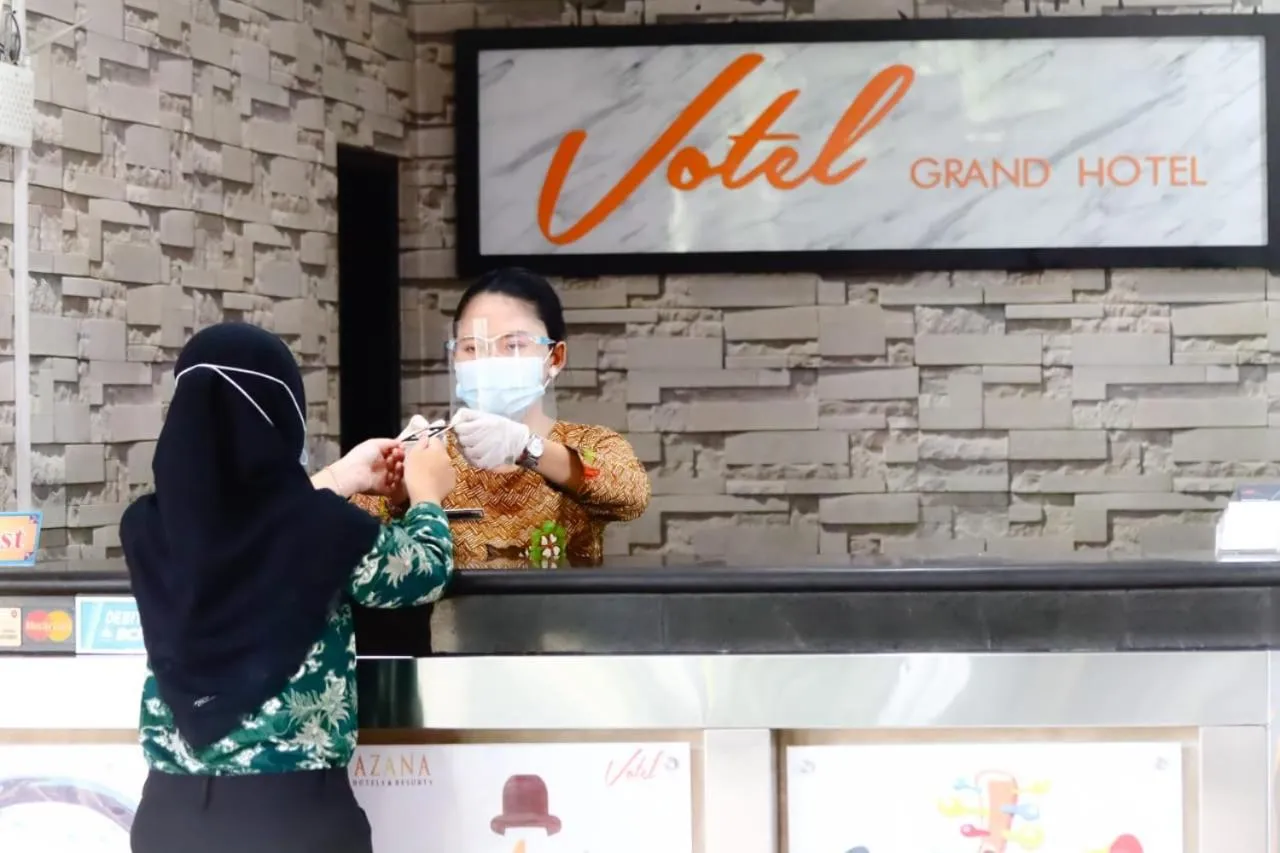 Lobby or reception in Votel Hotel Tulungagung