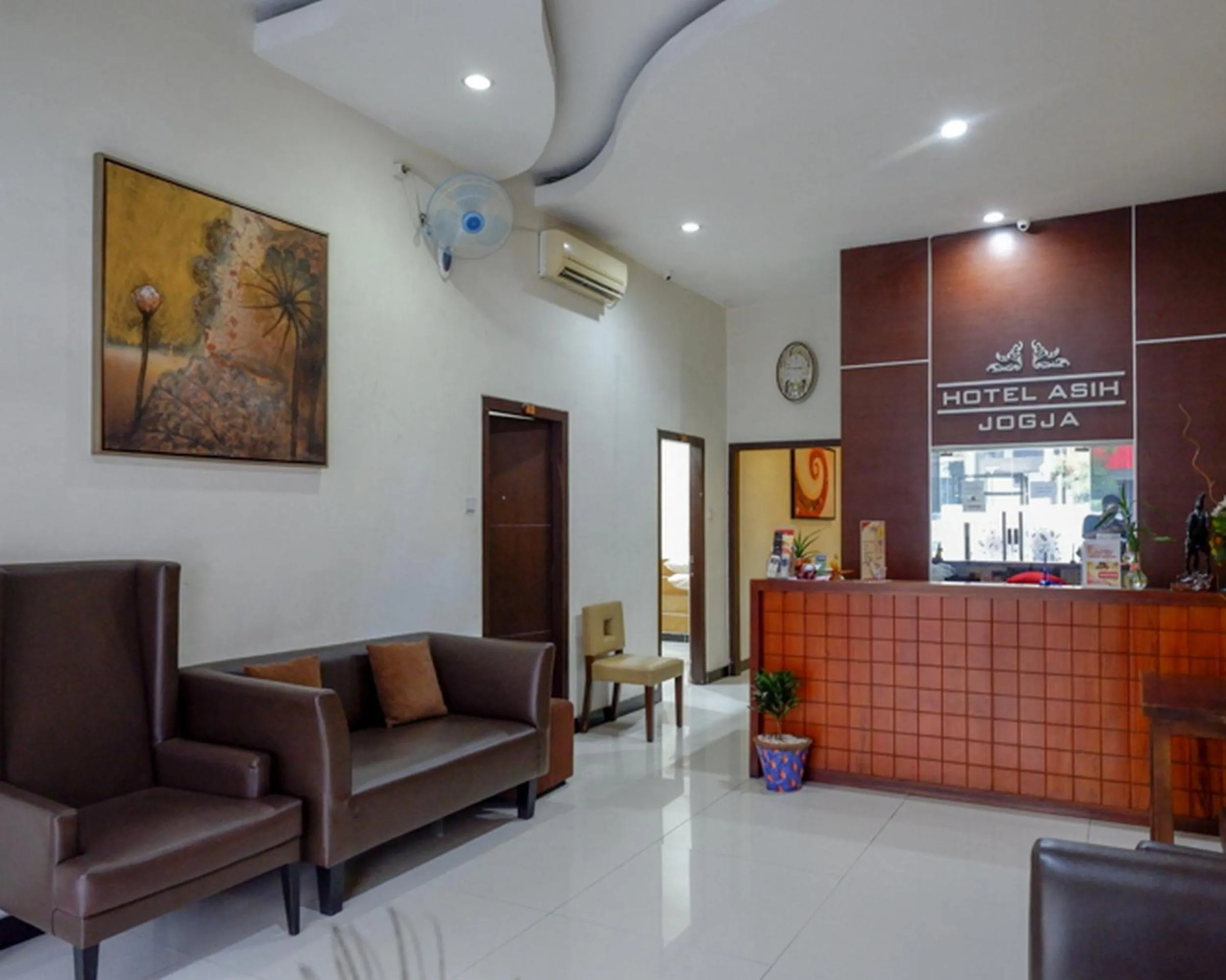 RedDoorz Plus @ Hotel Asih UNY