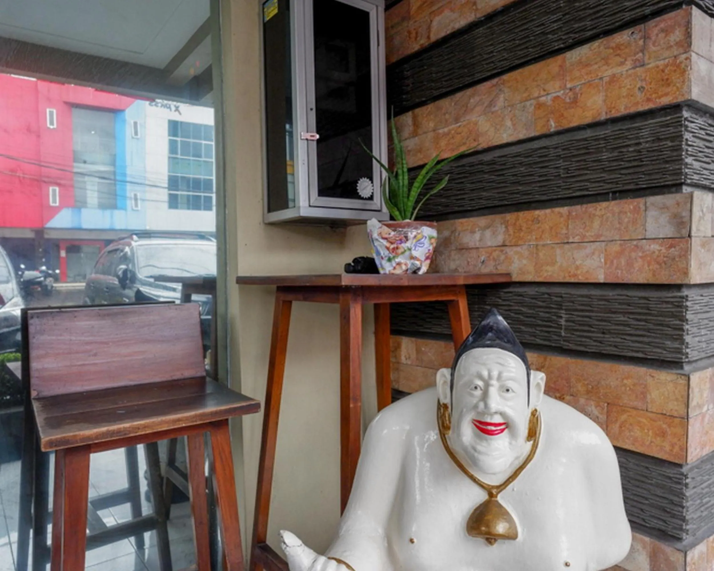 RedDoorz Plus @ Hotel Asih UNY