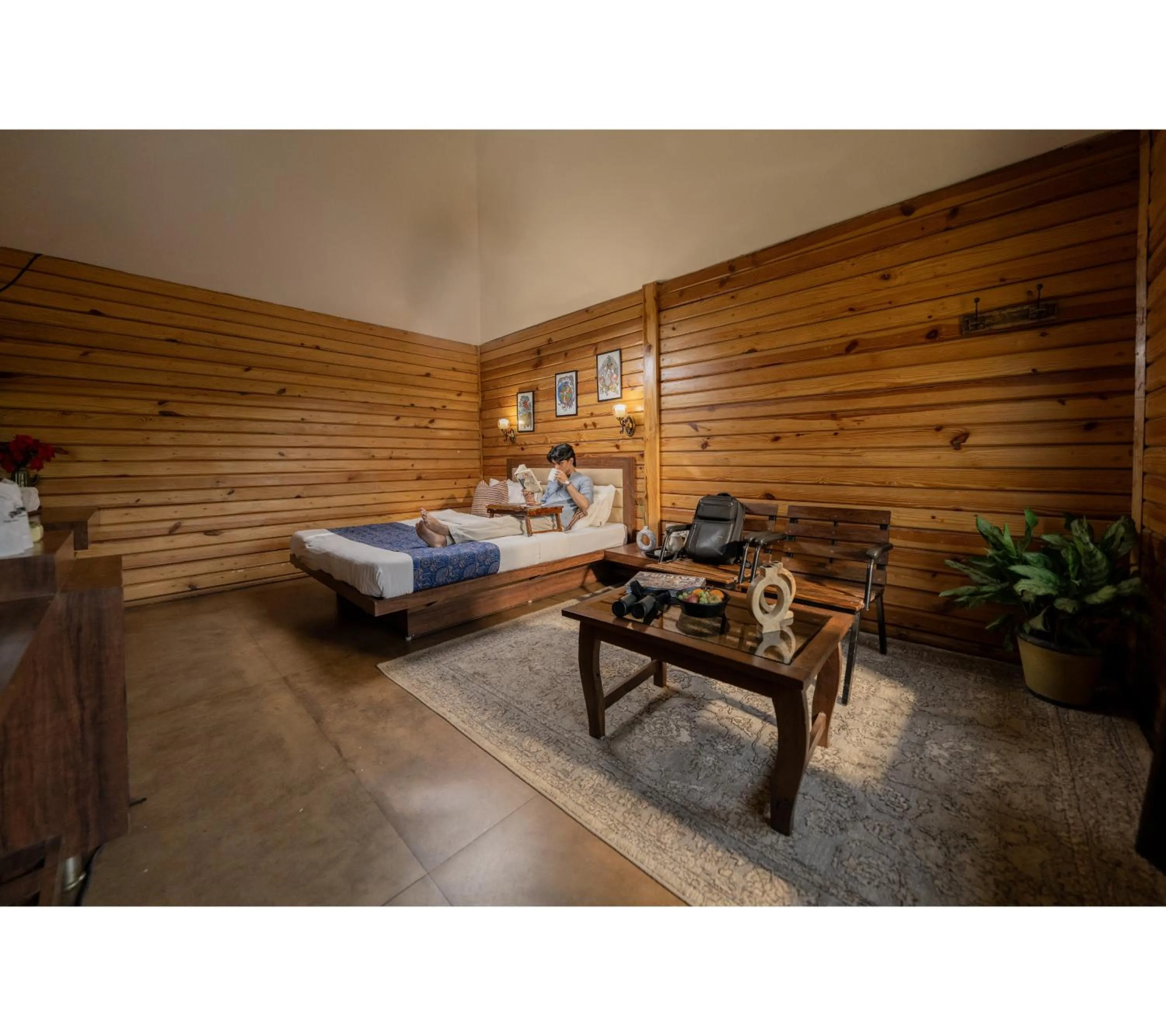 Photo of the whole room, Bed in Panarpani Retreat Pachmarhi