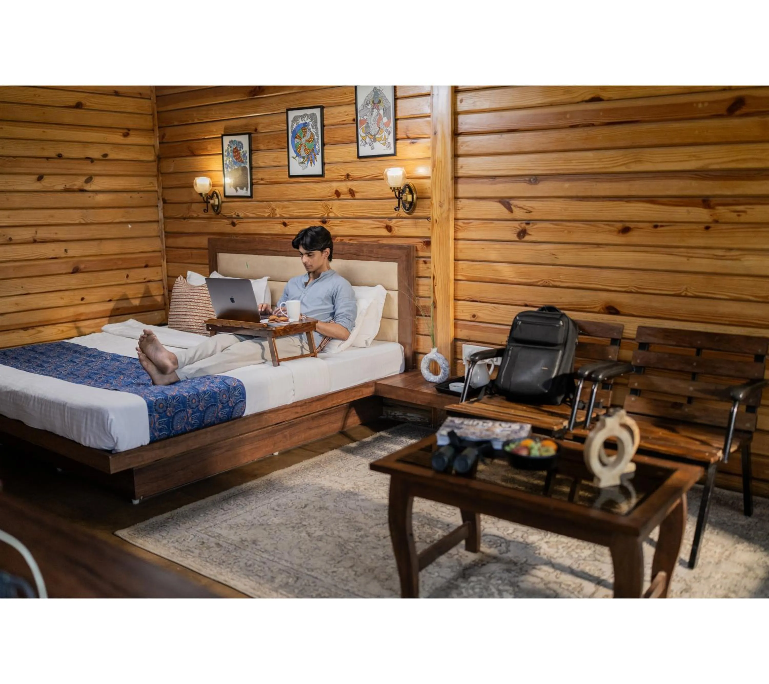 Bed in Panarpani Retreat Pachmarhi