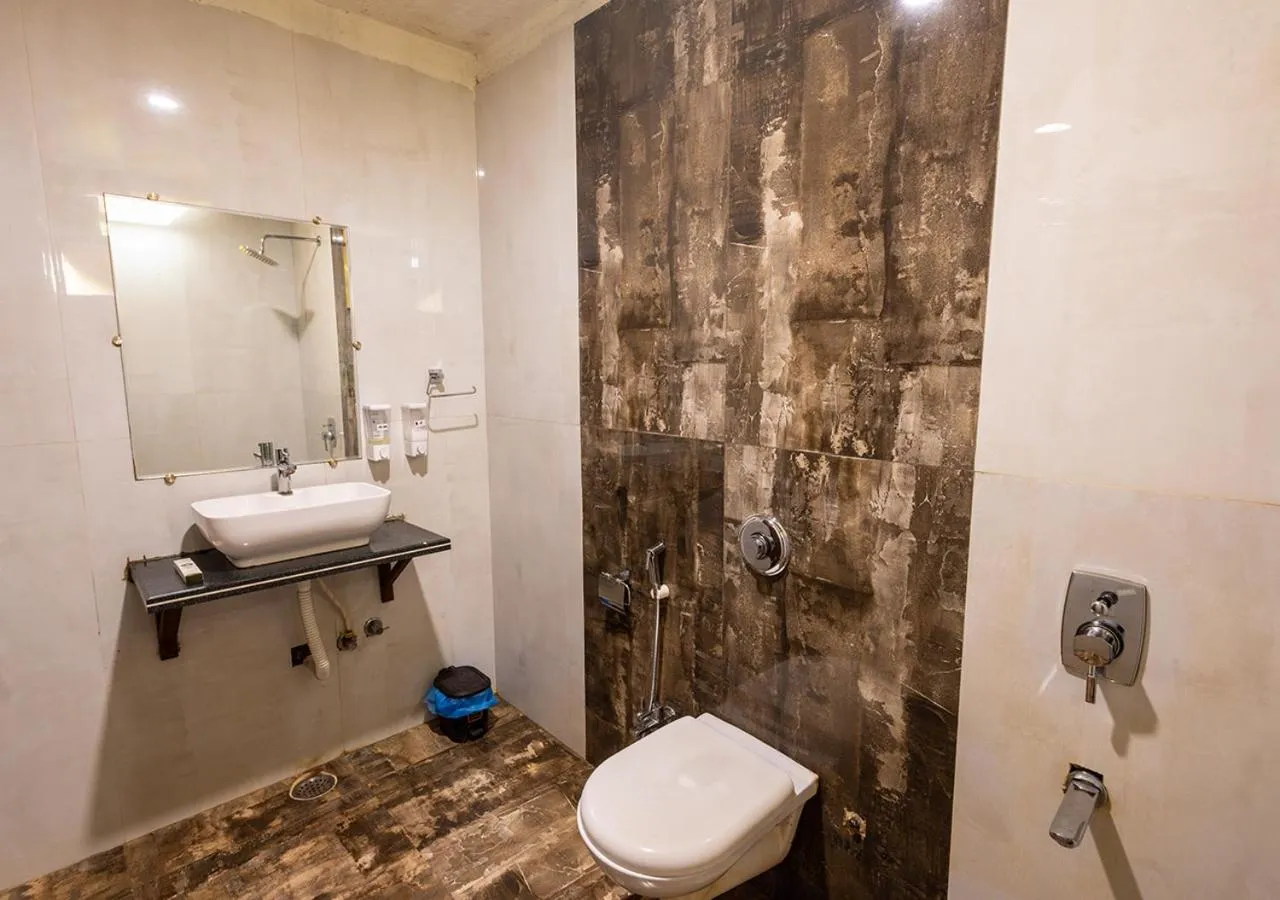 Bathroom in Panarpani Retreat Pachmarhi