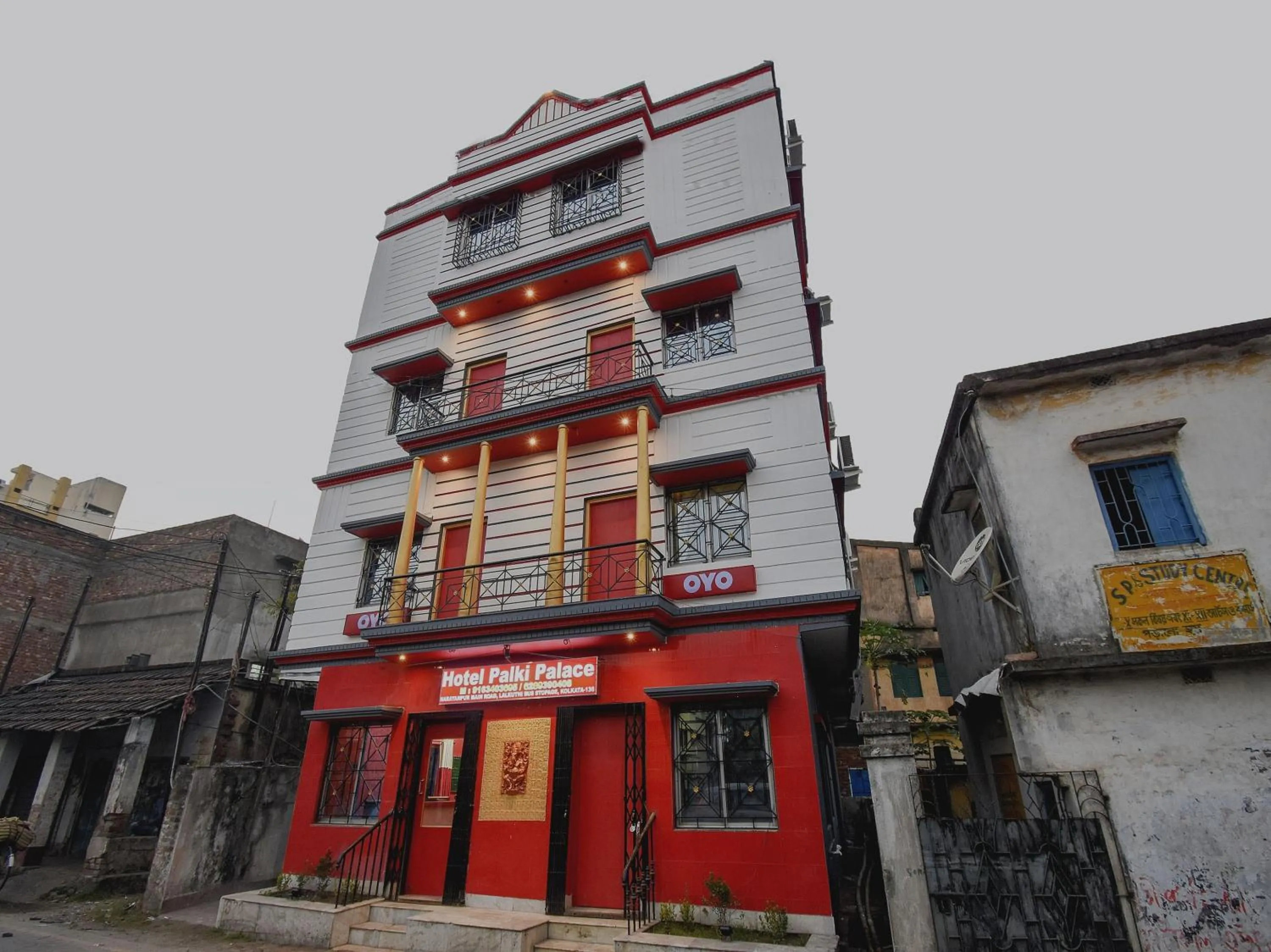 Facade/entrance in Hotel O Palki Palace Near Netaji Subhash Chandra Bose International Airport