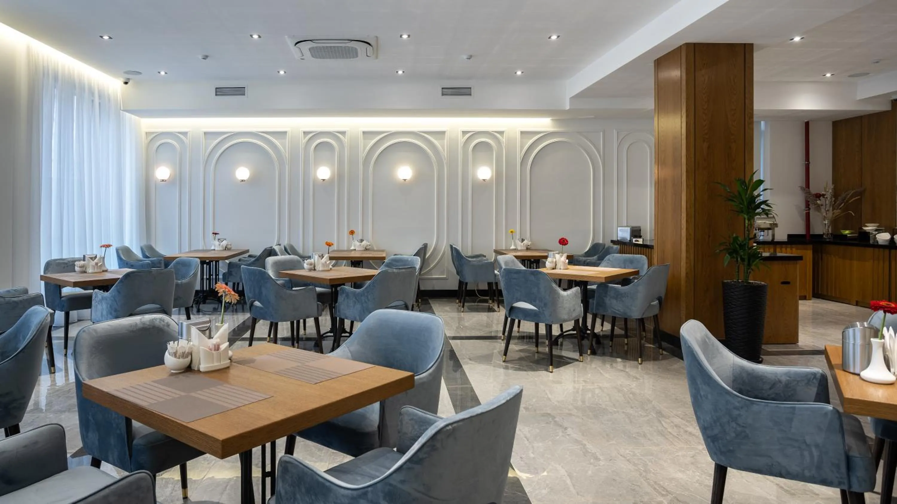 Restaurant/places to eat in HOTEL MODERNO & Spa