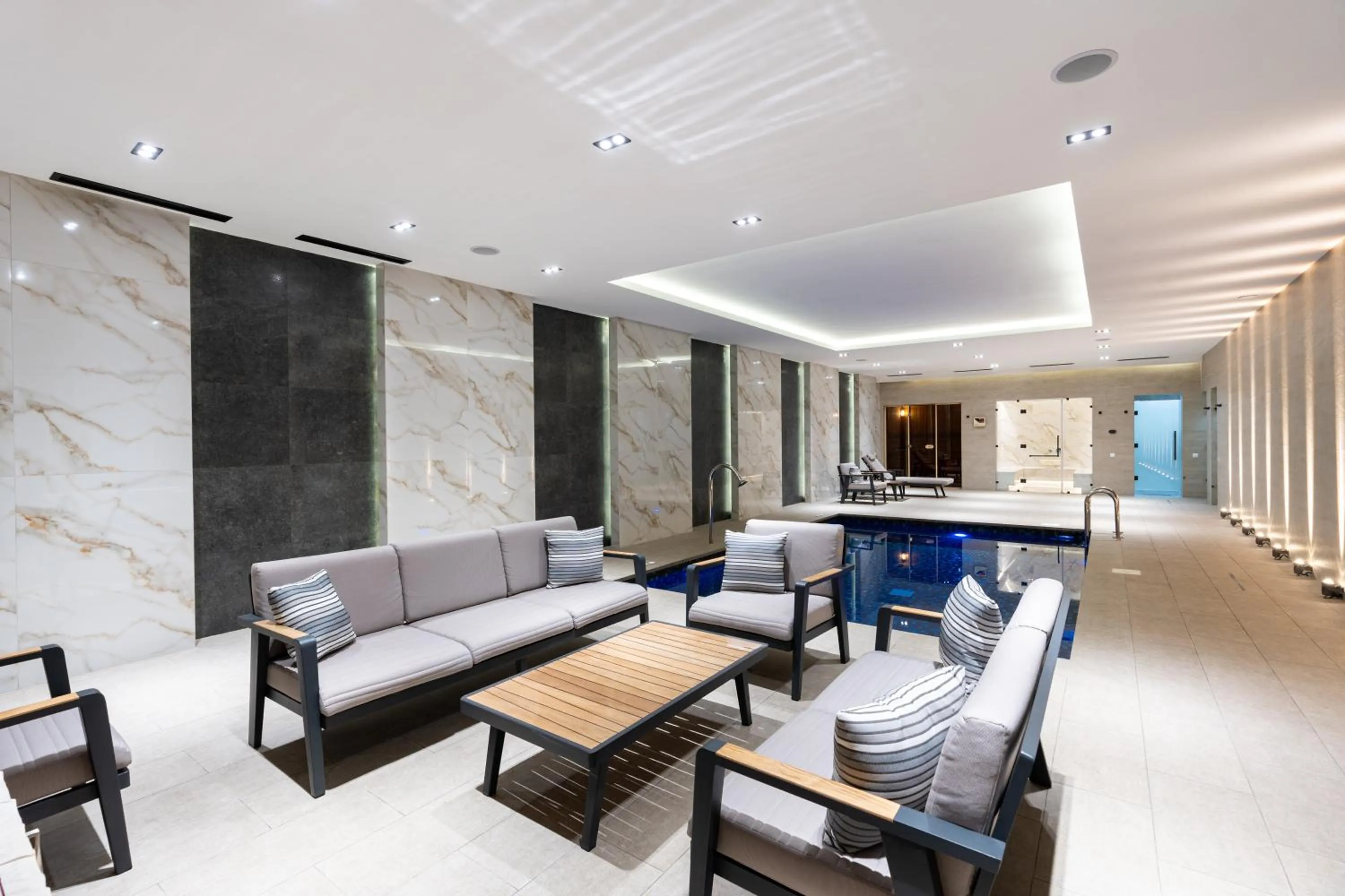 Swimming pool in HOTEL MODERNO & Spa