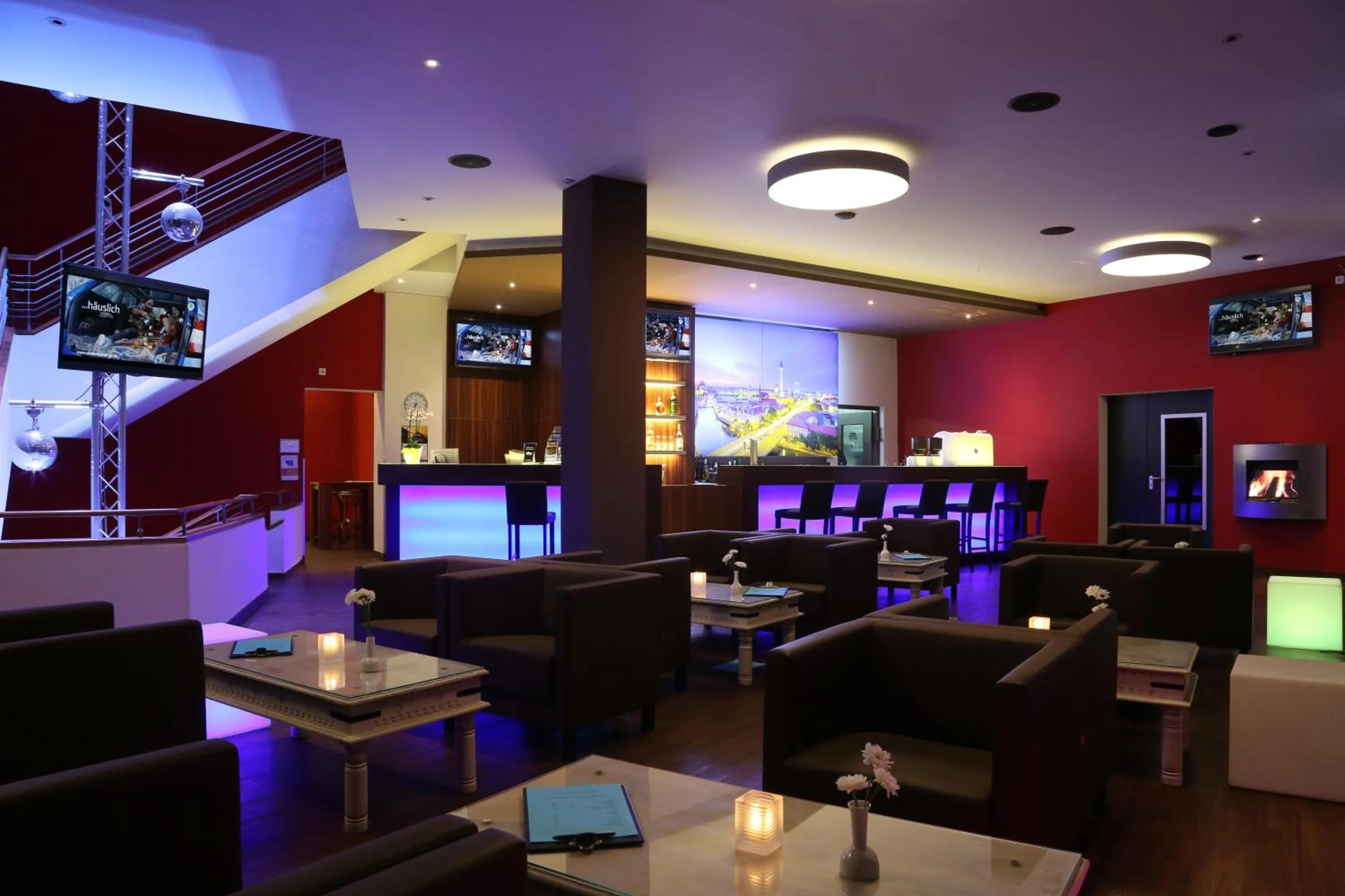 Lobby or reception in H24 Hoteltow